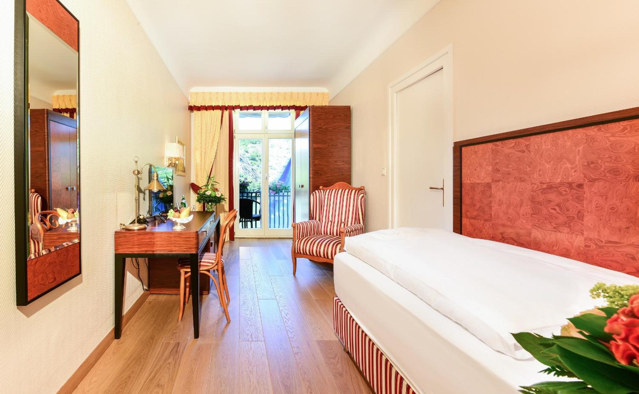 Single Room with Rhine View