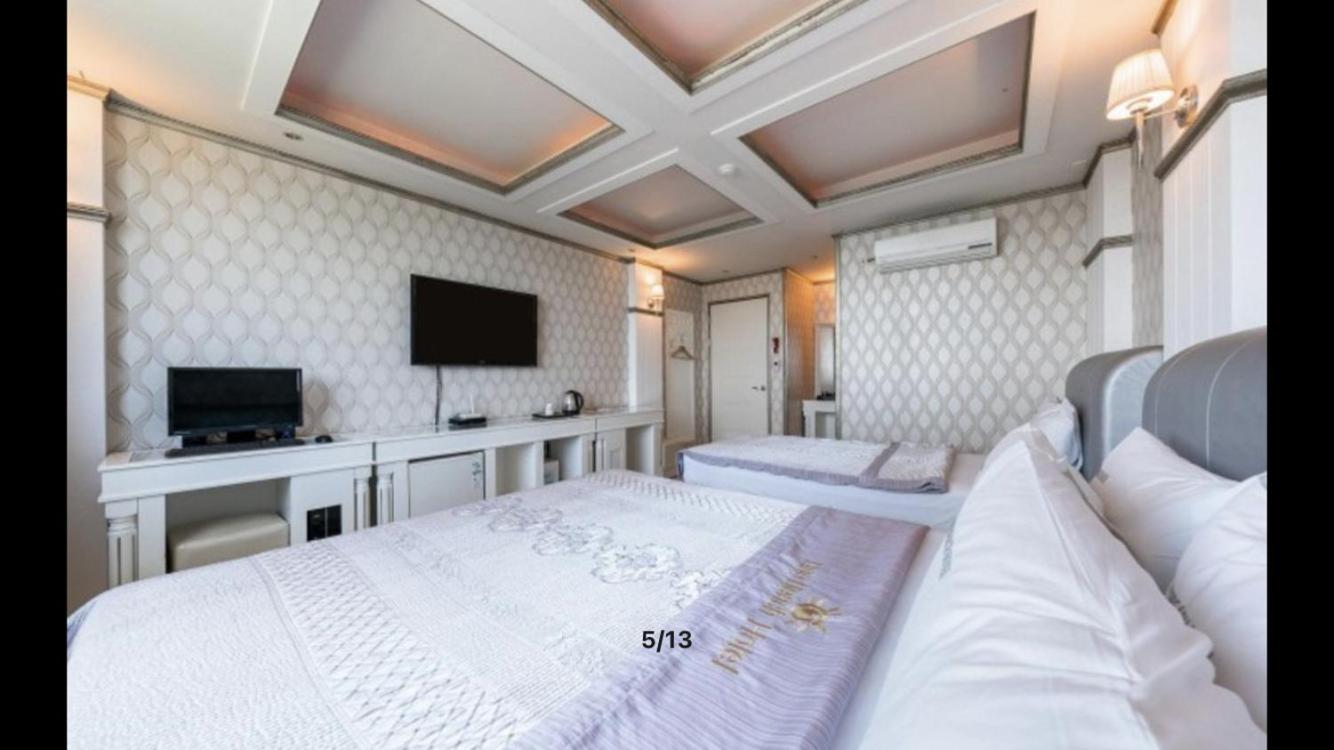 Deluxe Twin Room with Sea View