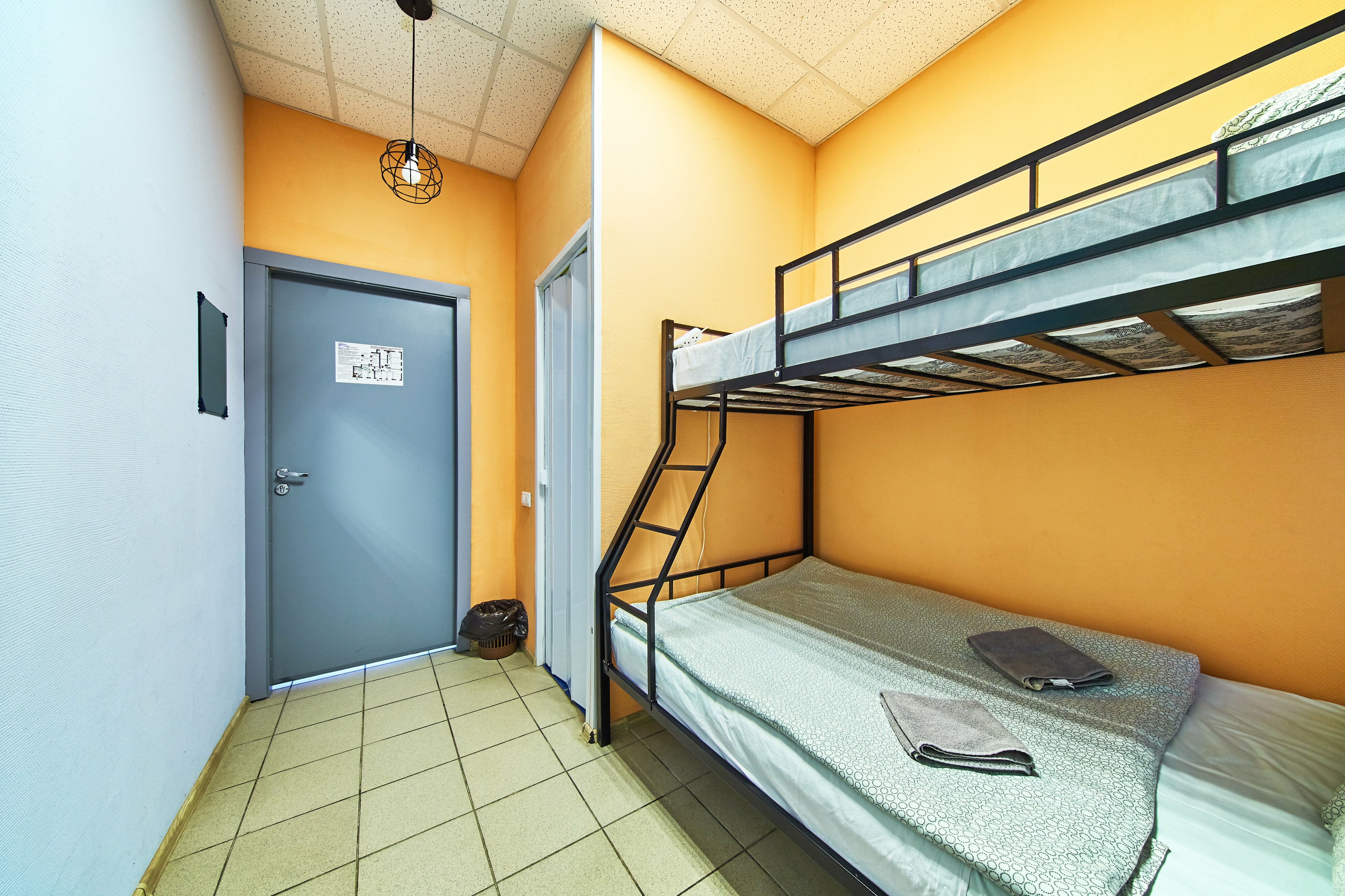 Трехместный номер с основными удобствами