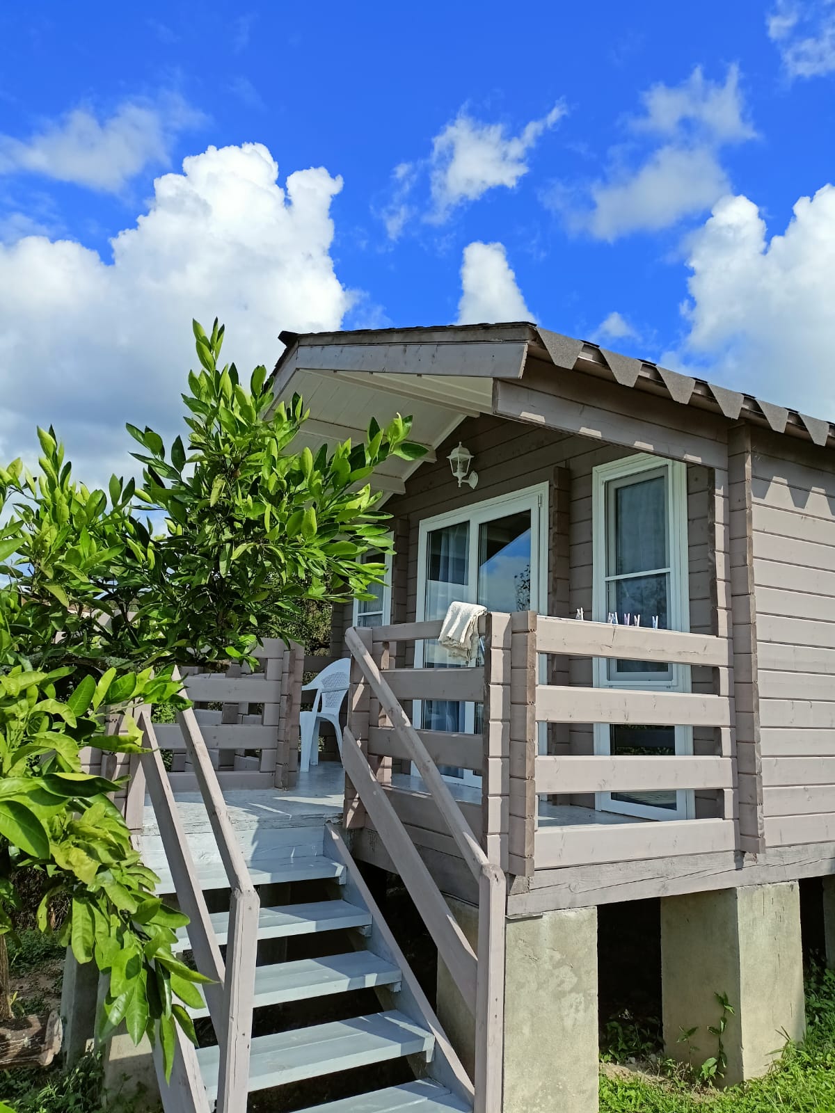 Четырехместный домик № 4 с отличным видом на море