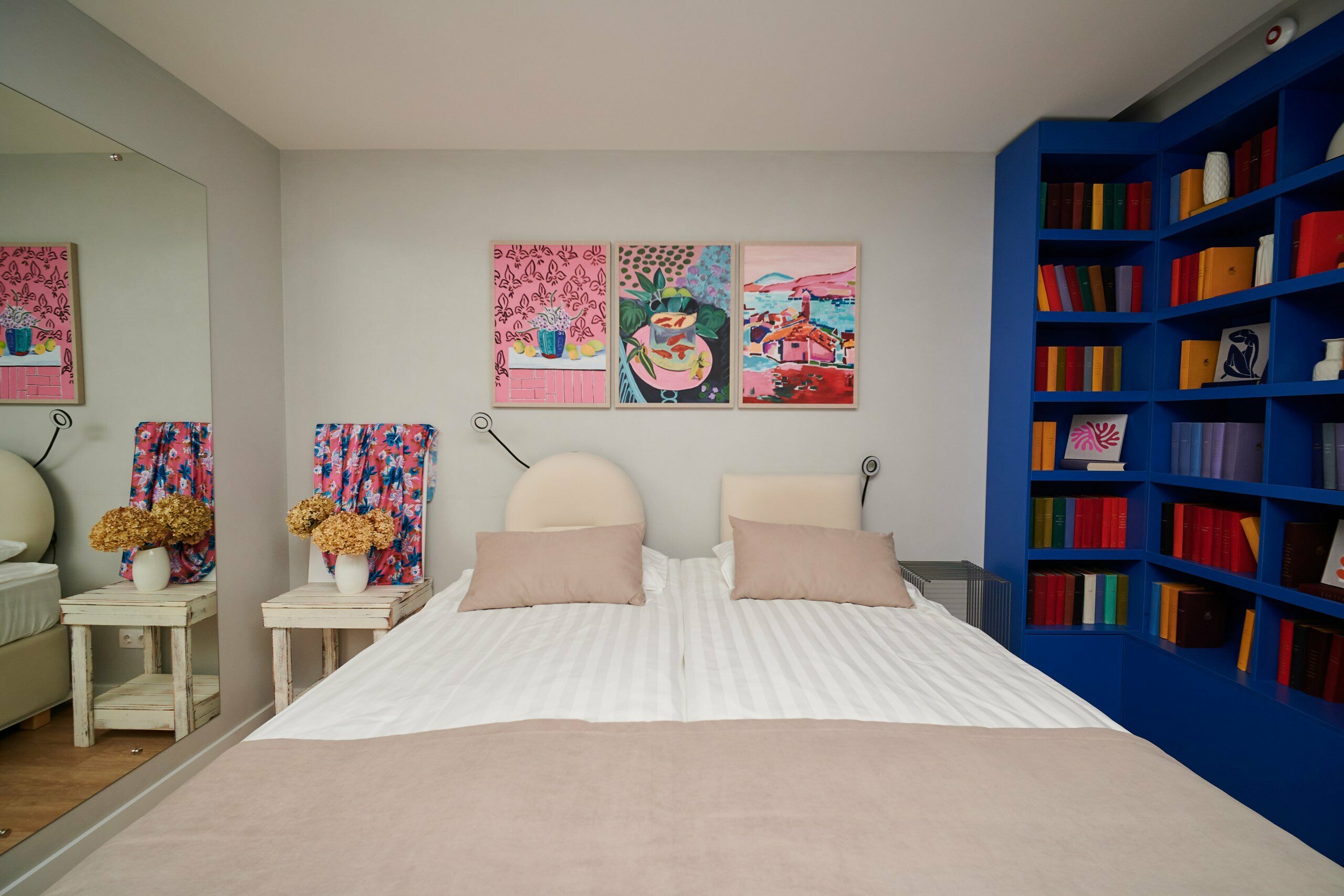 Двухместный номер  "Матисс" с видом на Казанский собор