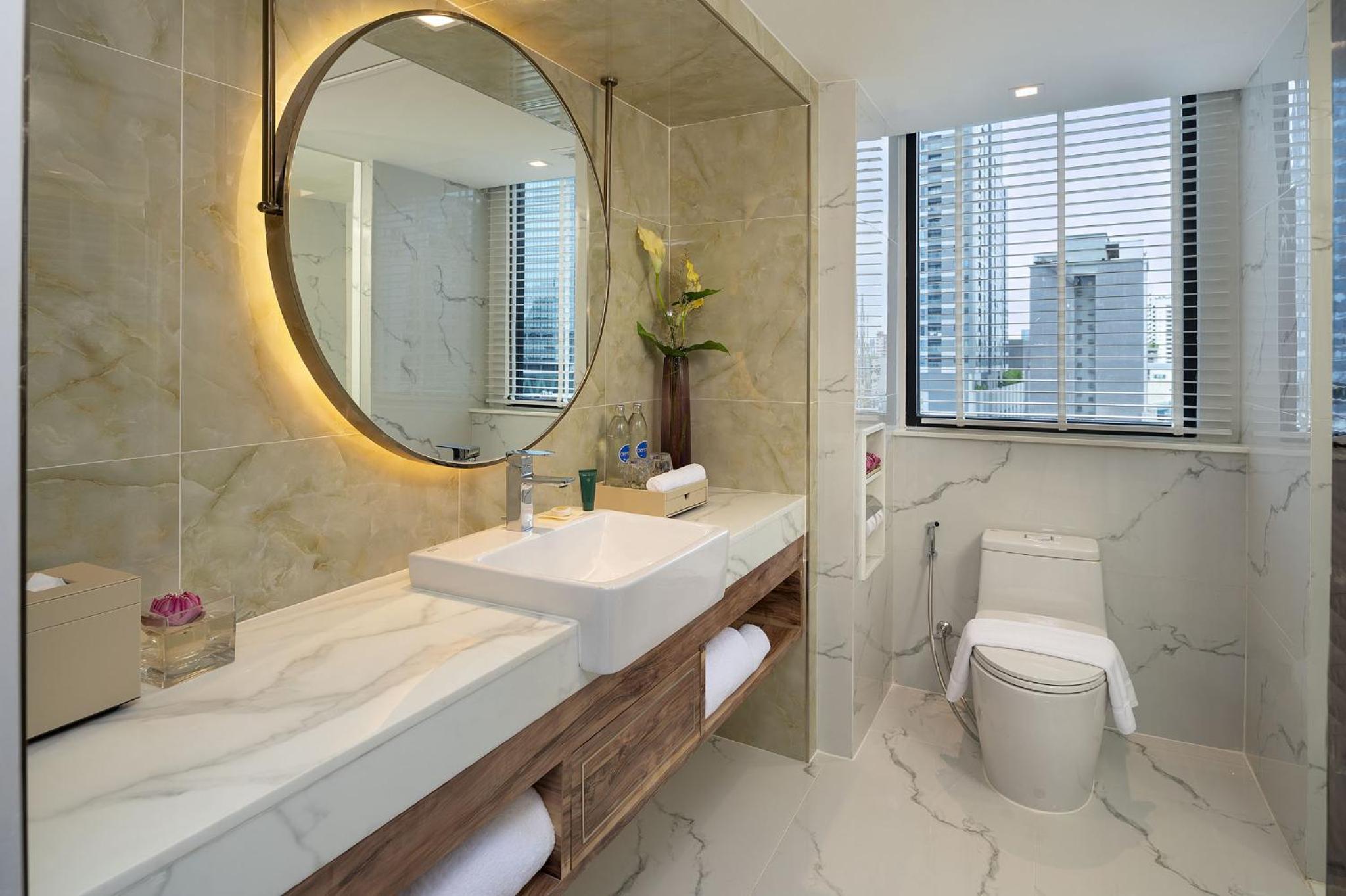 Jacuzzi Corner with Club Lounge Access