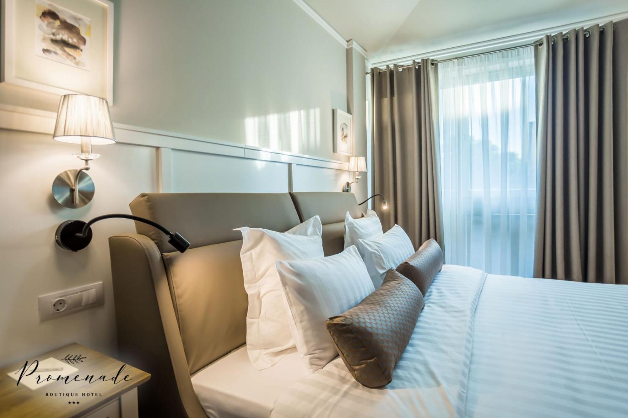 King Studio with Sofa Bed