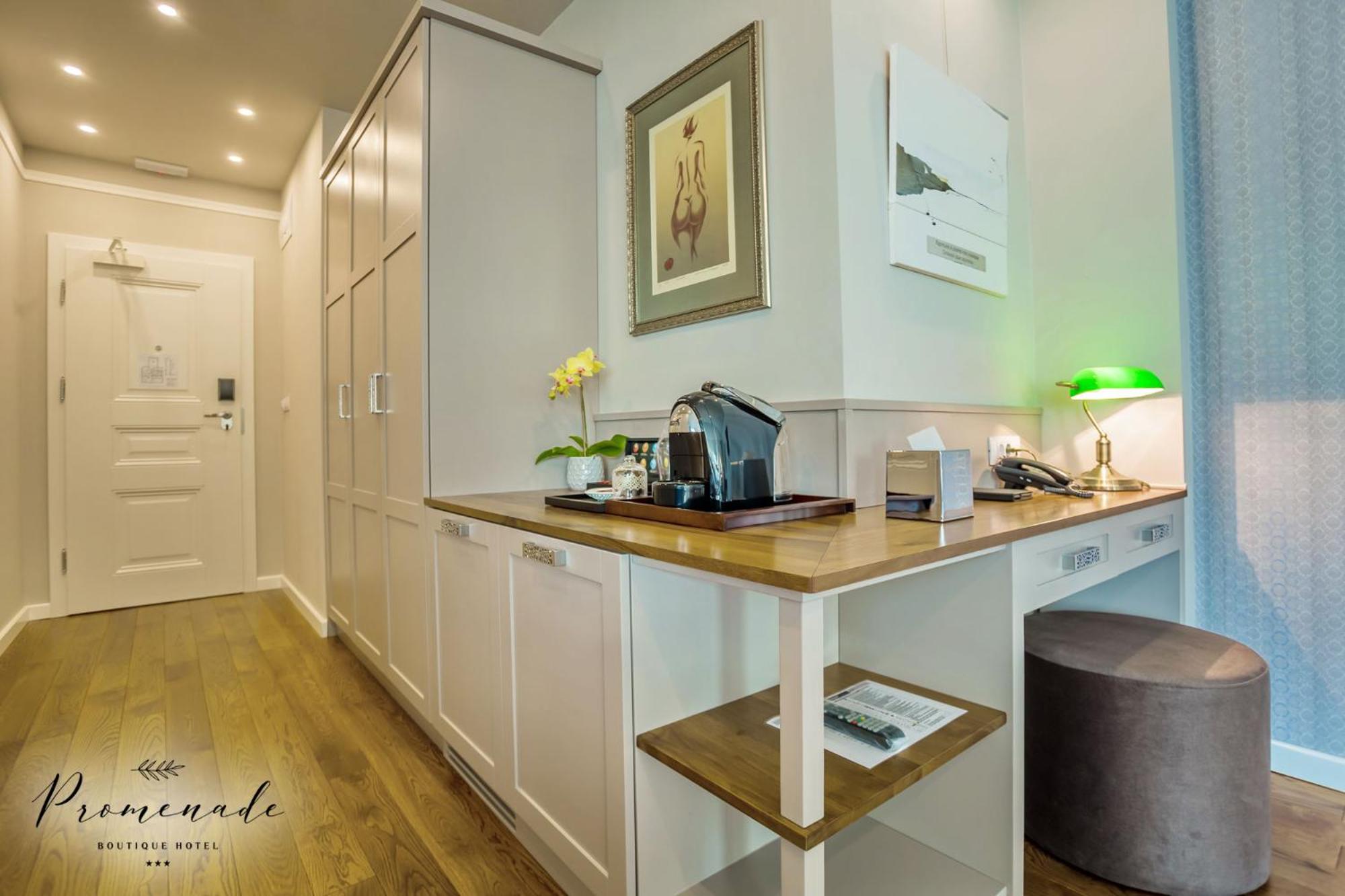 King Studio with Sofa Bed