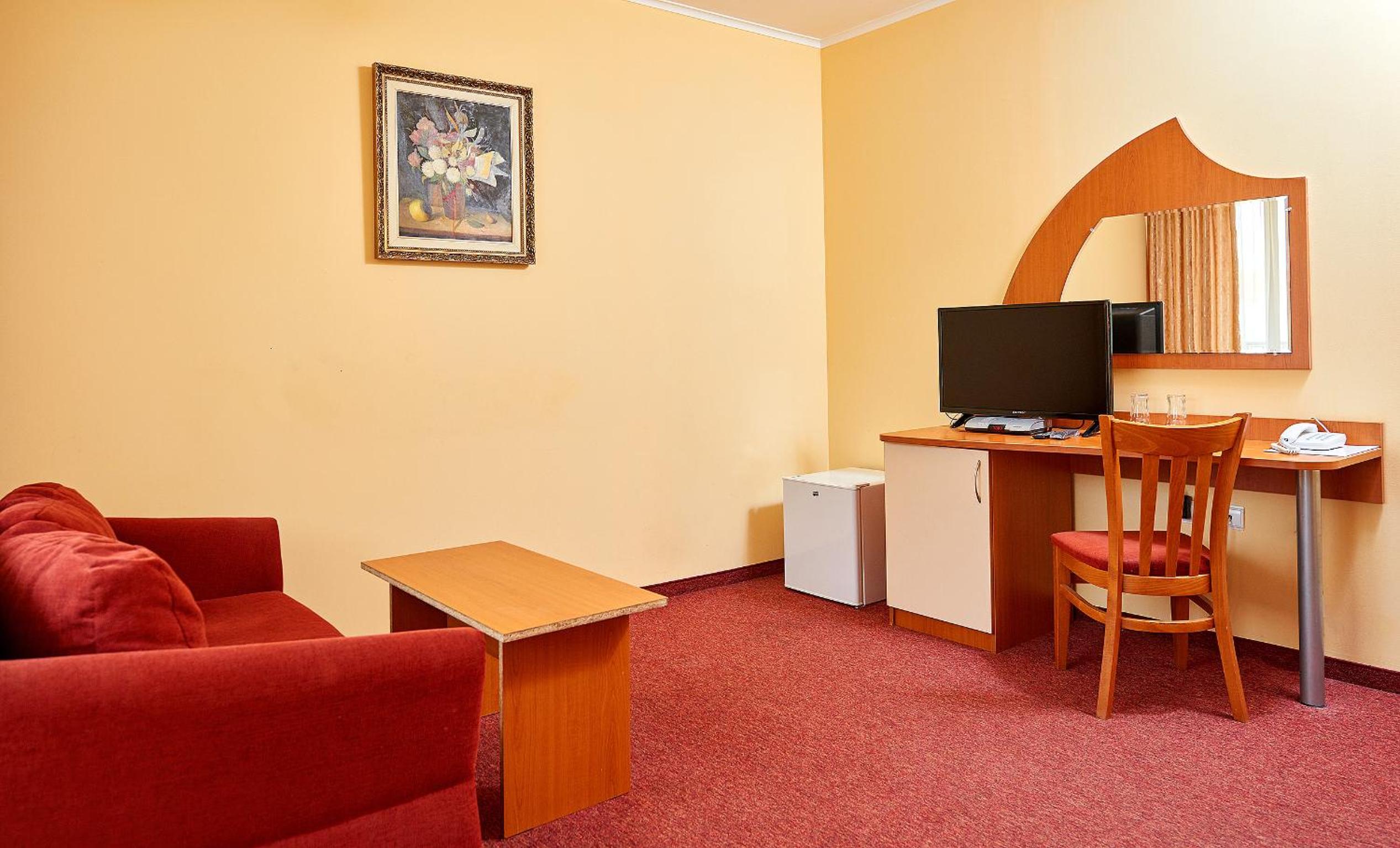 Junior Suite (2 Adults + 2 Children)