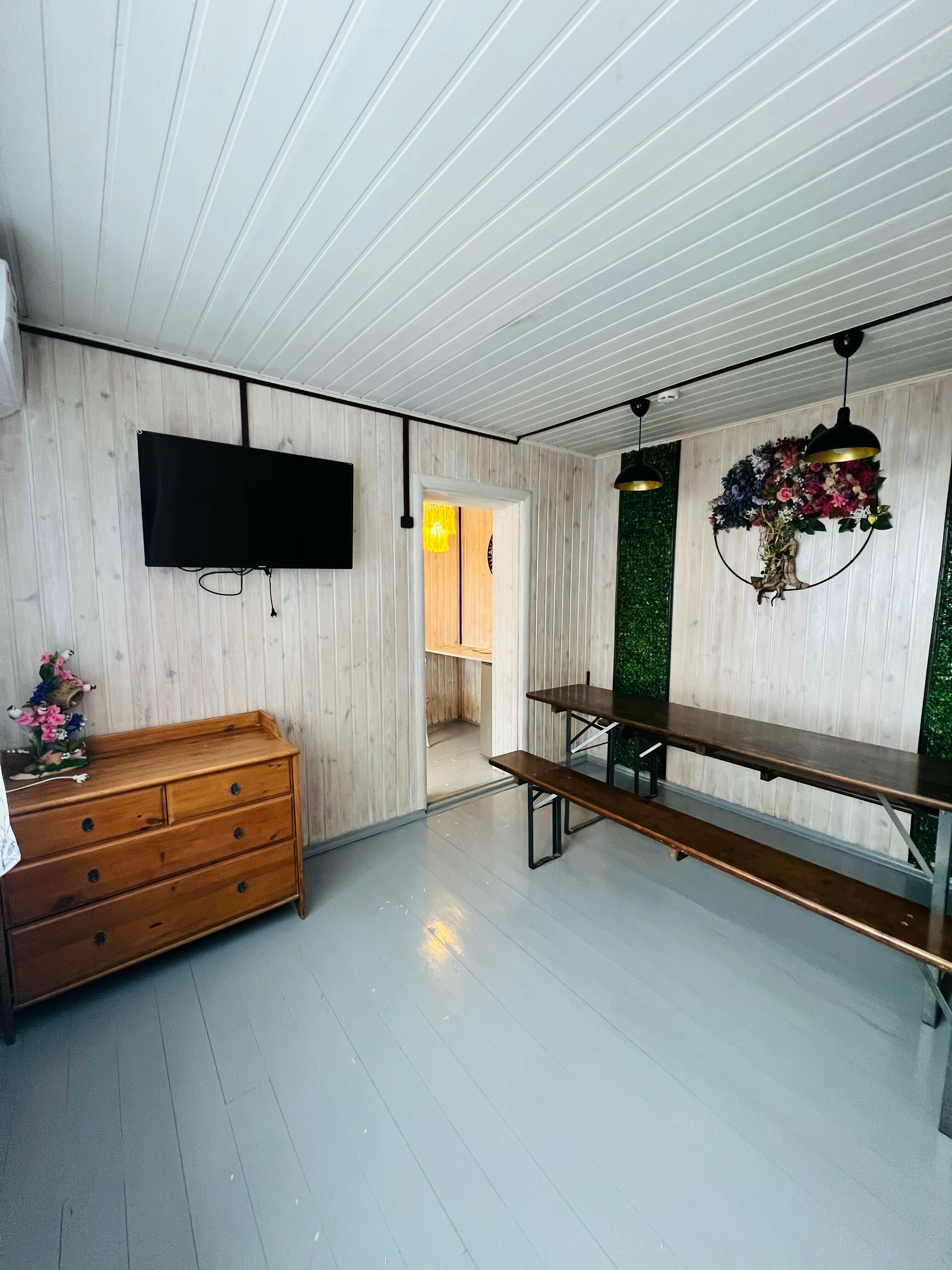 Шале с зоной кострища и беседкой