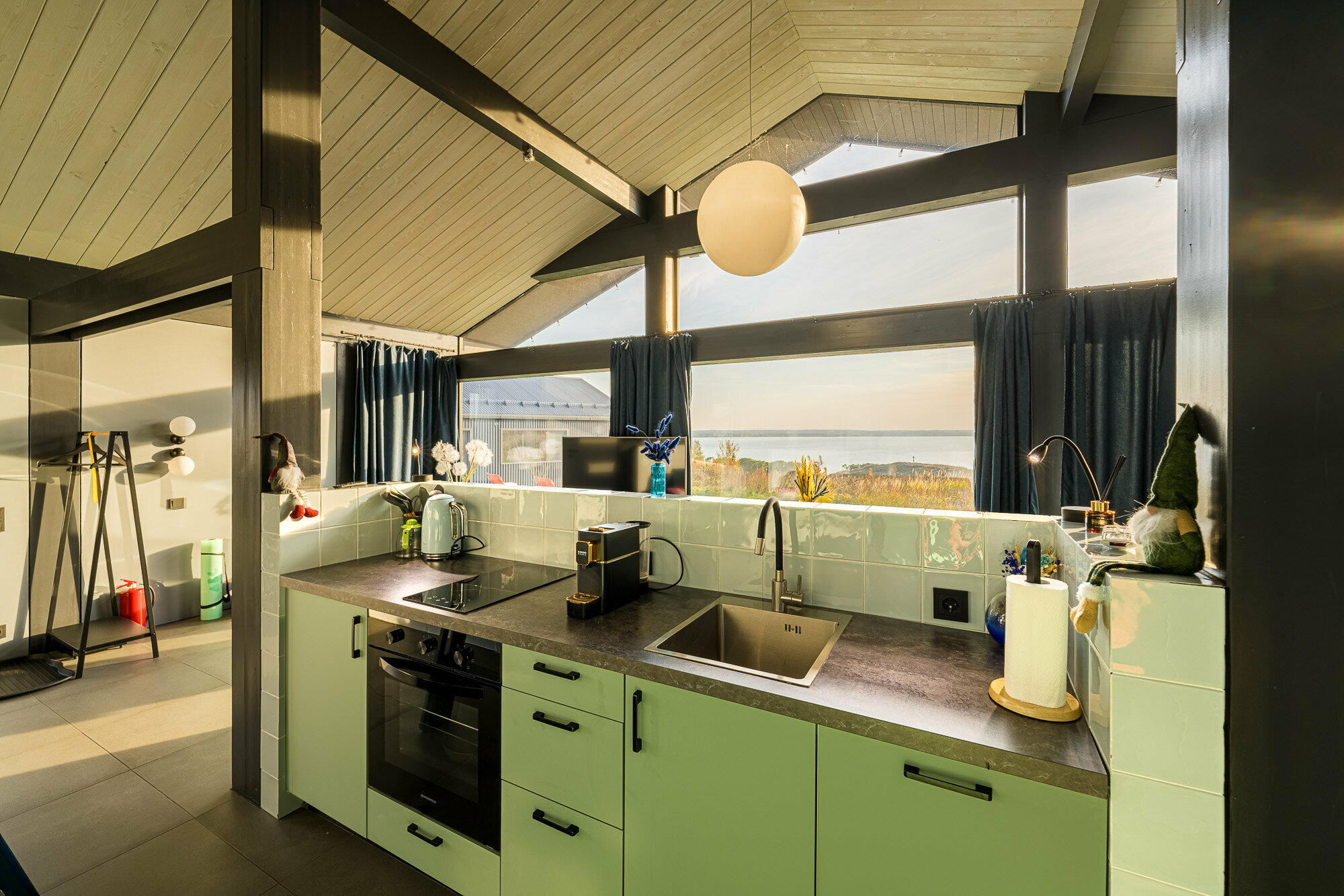 Коттедж с видом на озеро