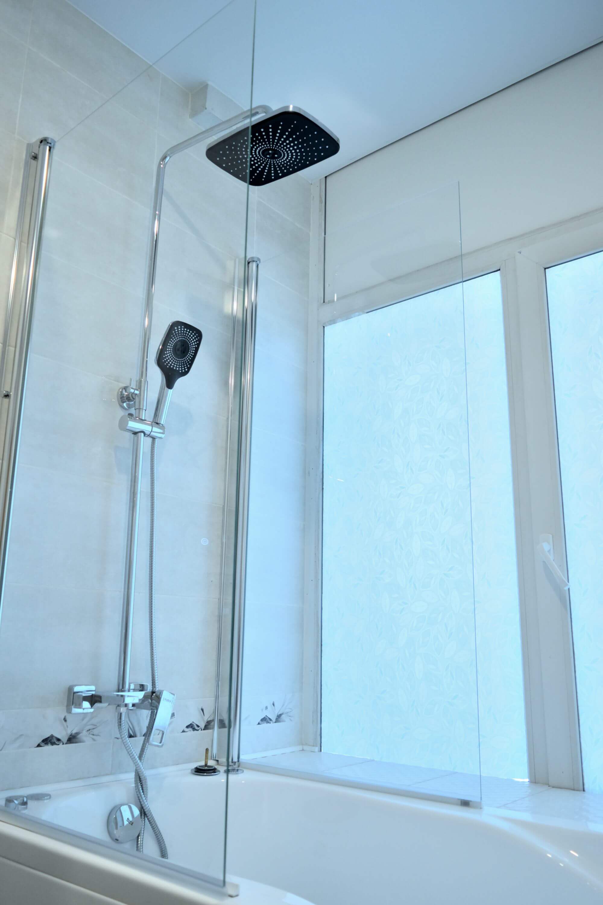 №4. Семейный номер с двуспальной кроватью, диваном и видом на Байкал