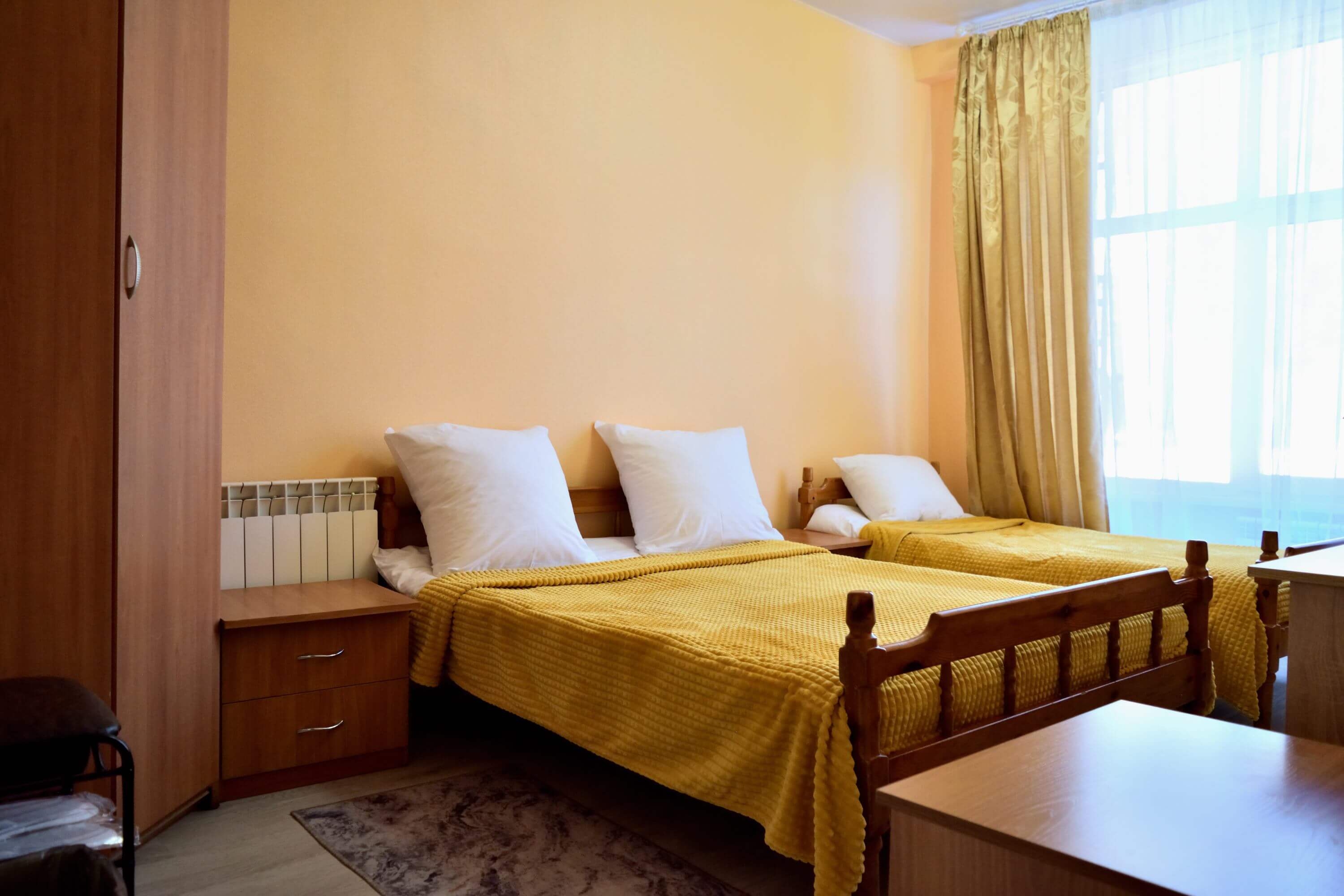 №5. Семейный номер с дополнительным спальным местом и видом на горы