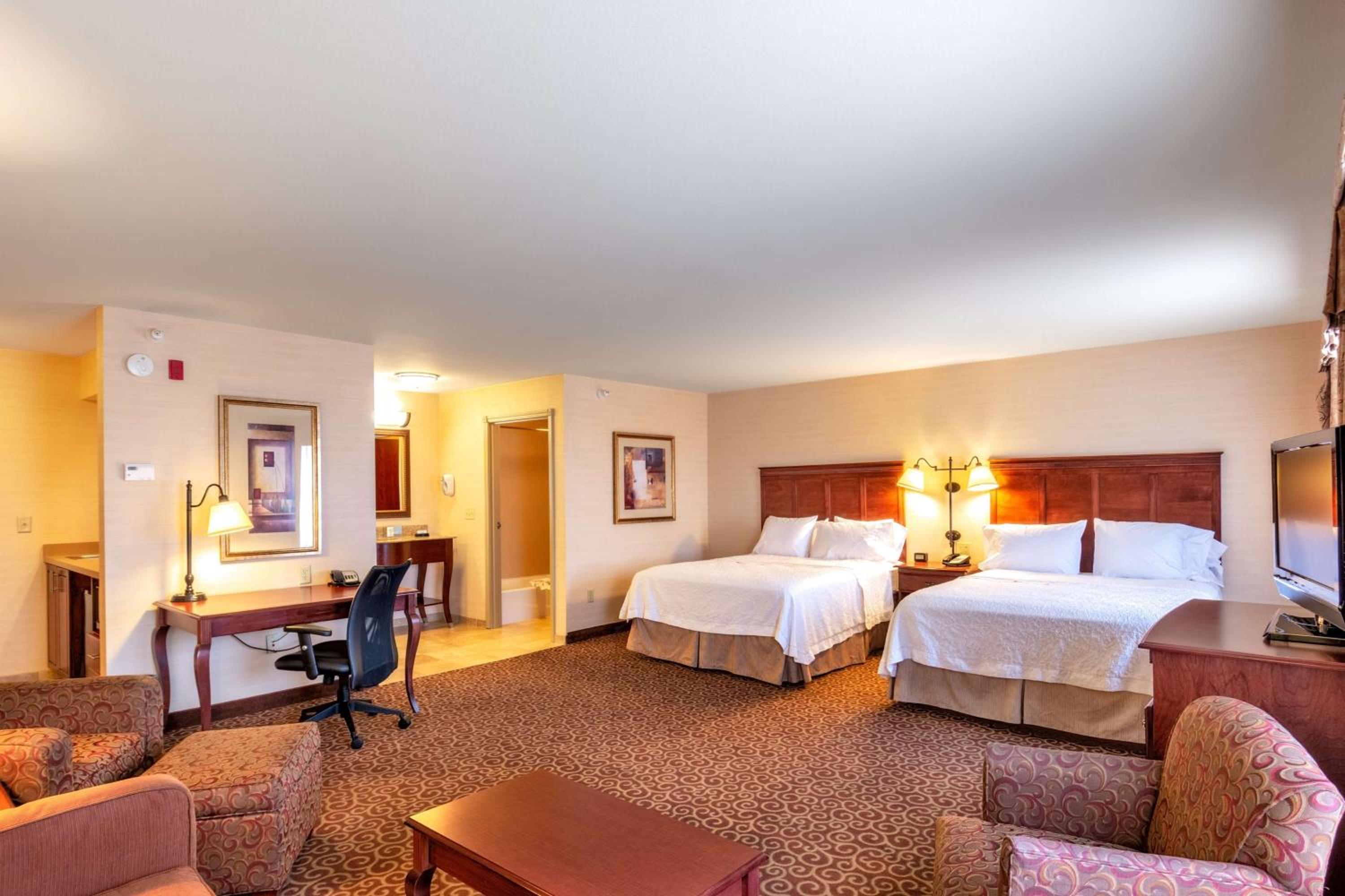 Queen Studio Suite with Two Queen Beds and Sofa Bed - Non-Smoking