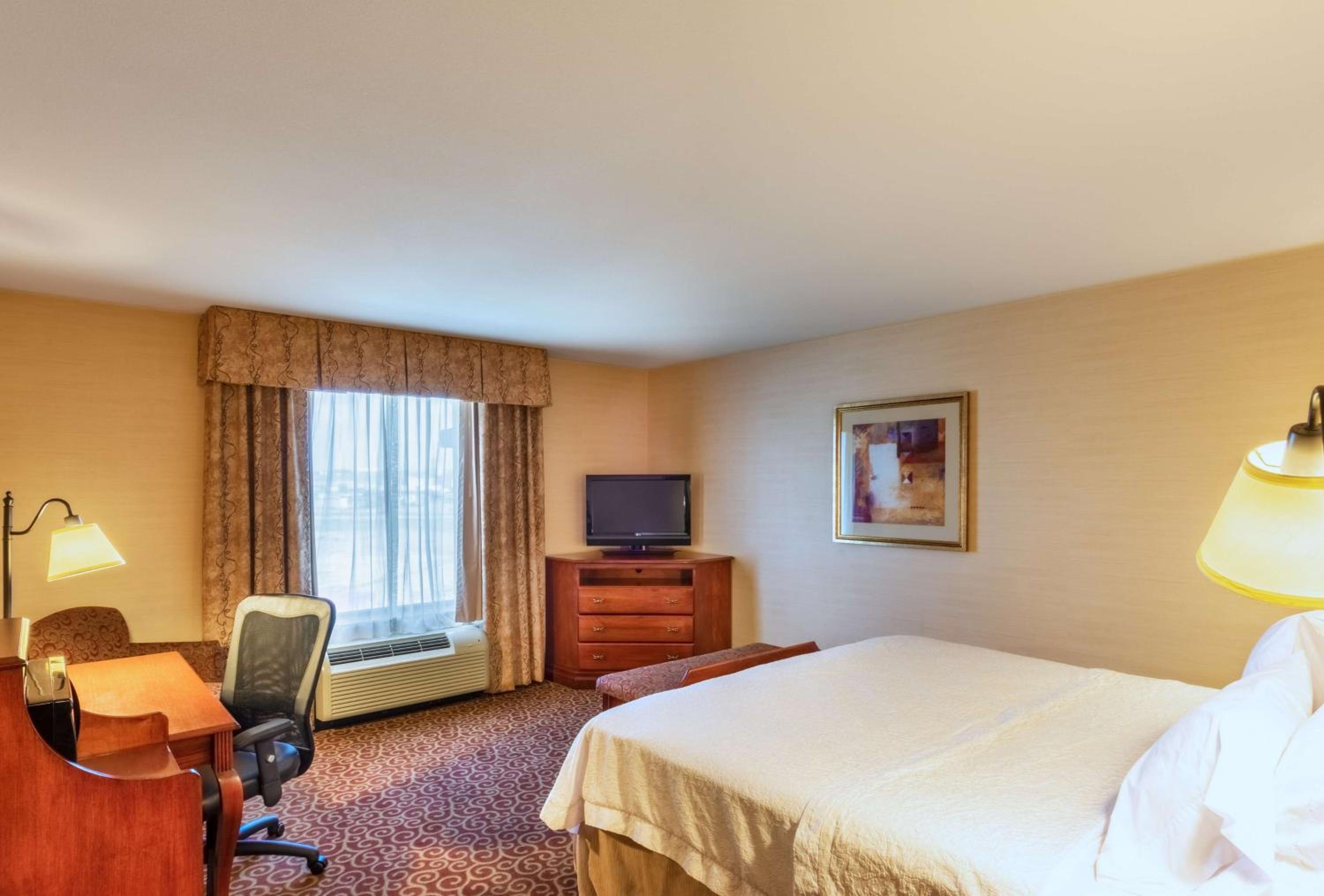King Room - Hearing Access/Non-Smoking