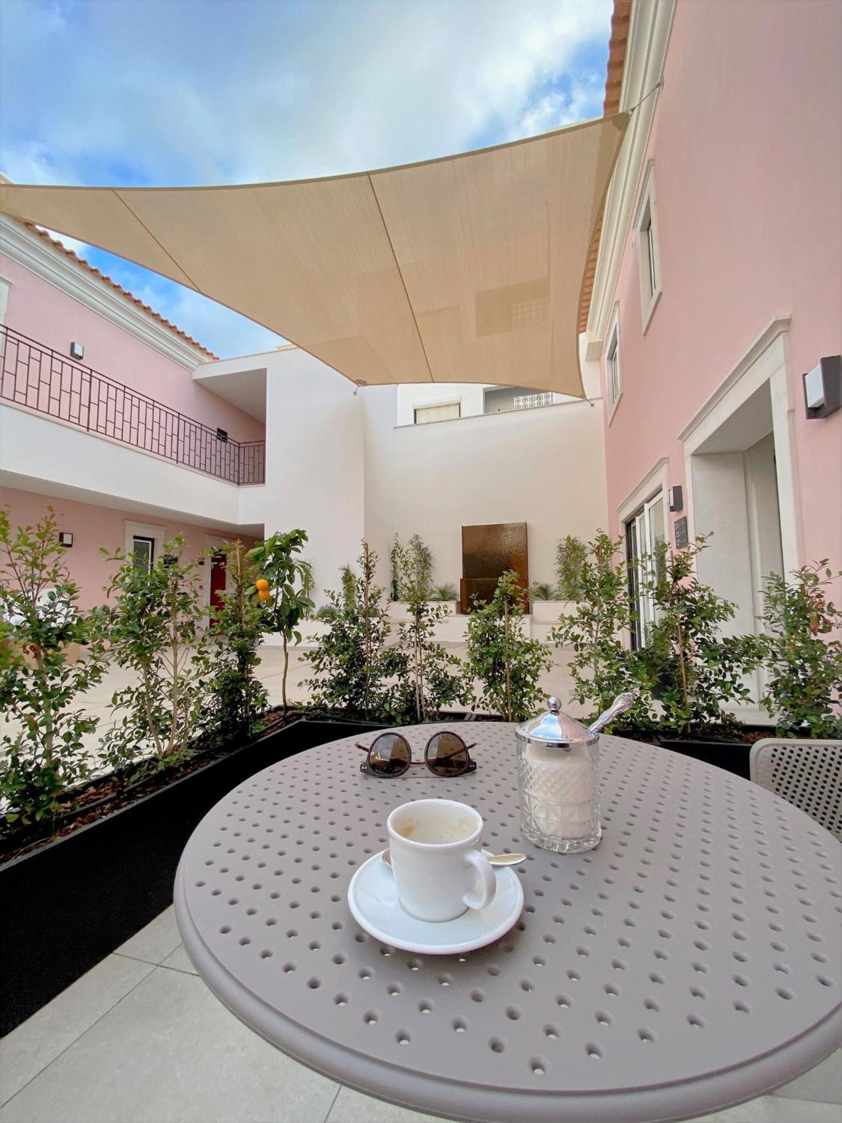 Apartment with Garden View