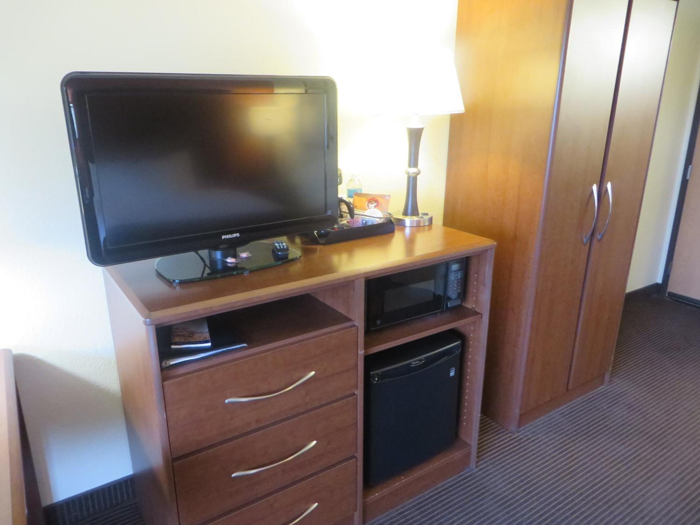 Queen Room - Mobility Access/Non-Smoking