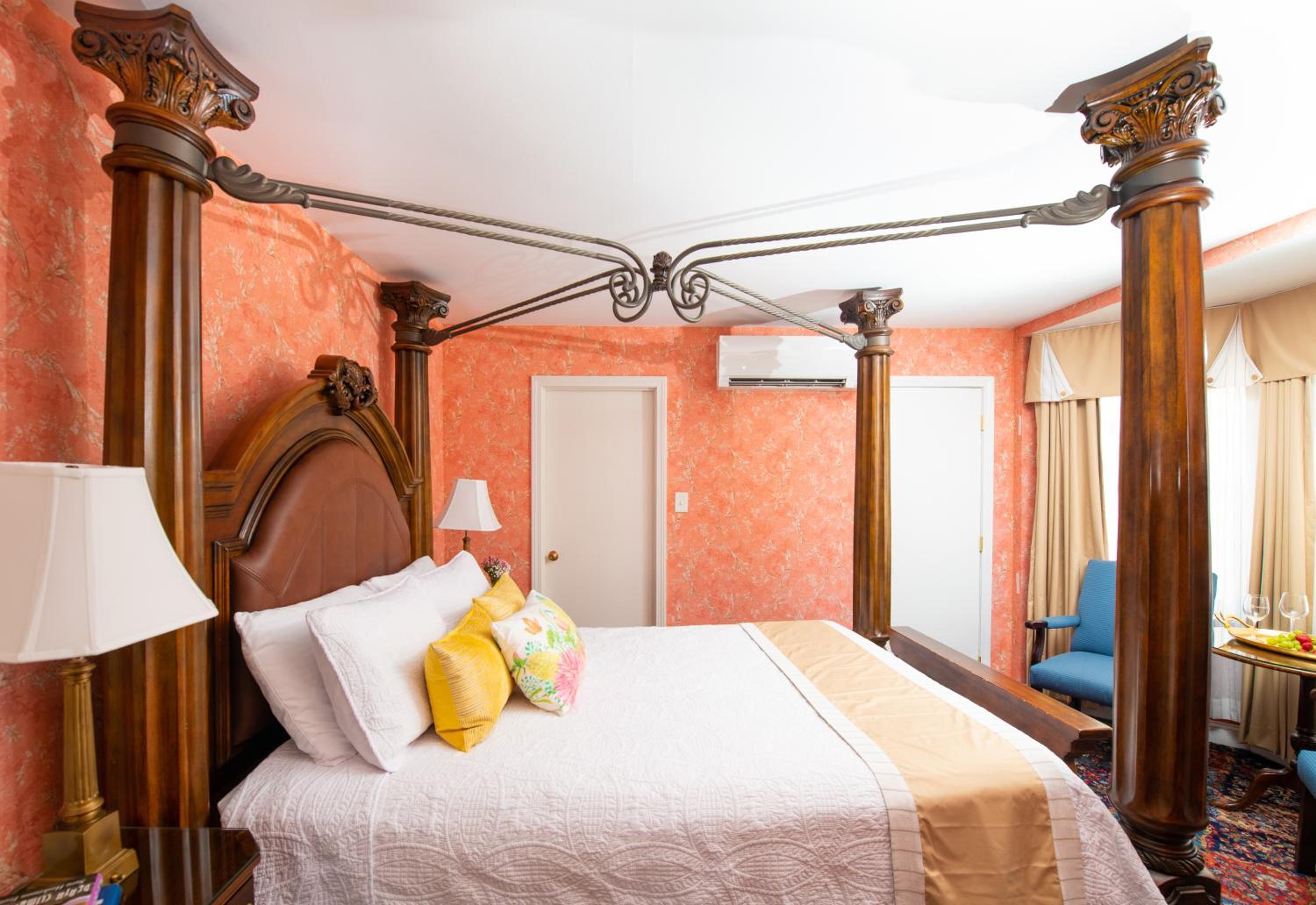 Standard Queen Room (NOT Pet Friendly)