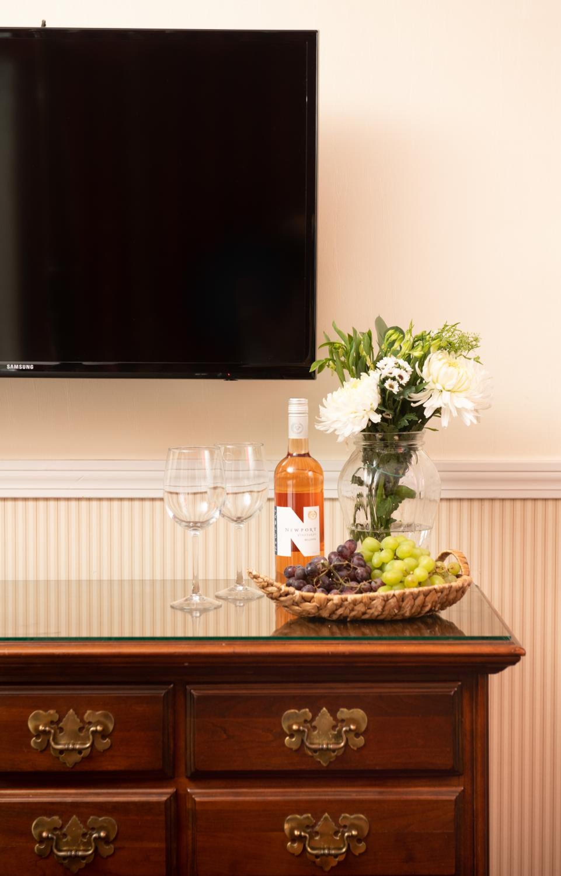 Deluxe King Room (NOT Pet Friendly)