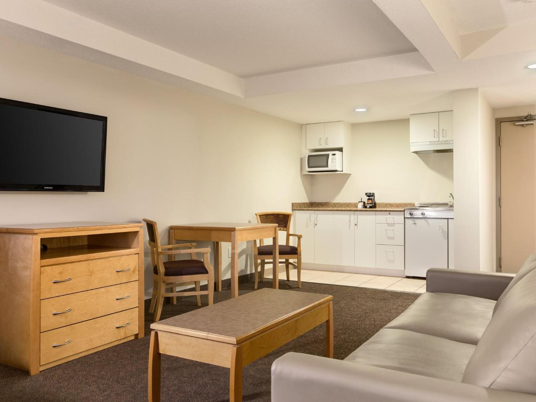 Studio Suite with Two Queen Beds - Non-Smoking