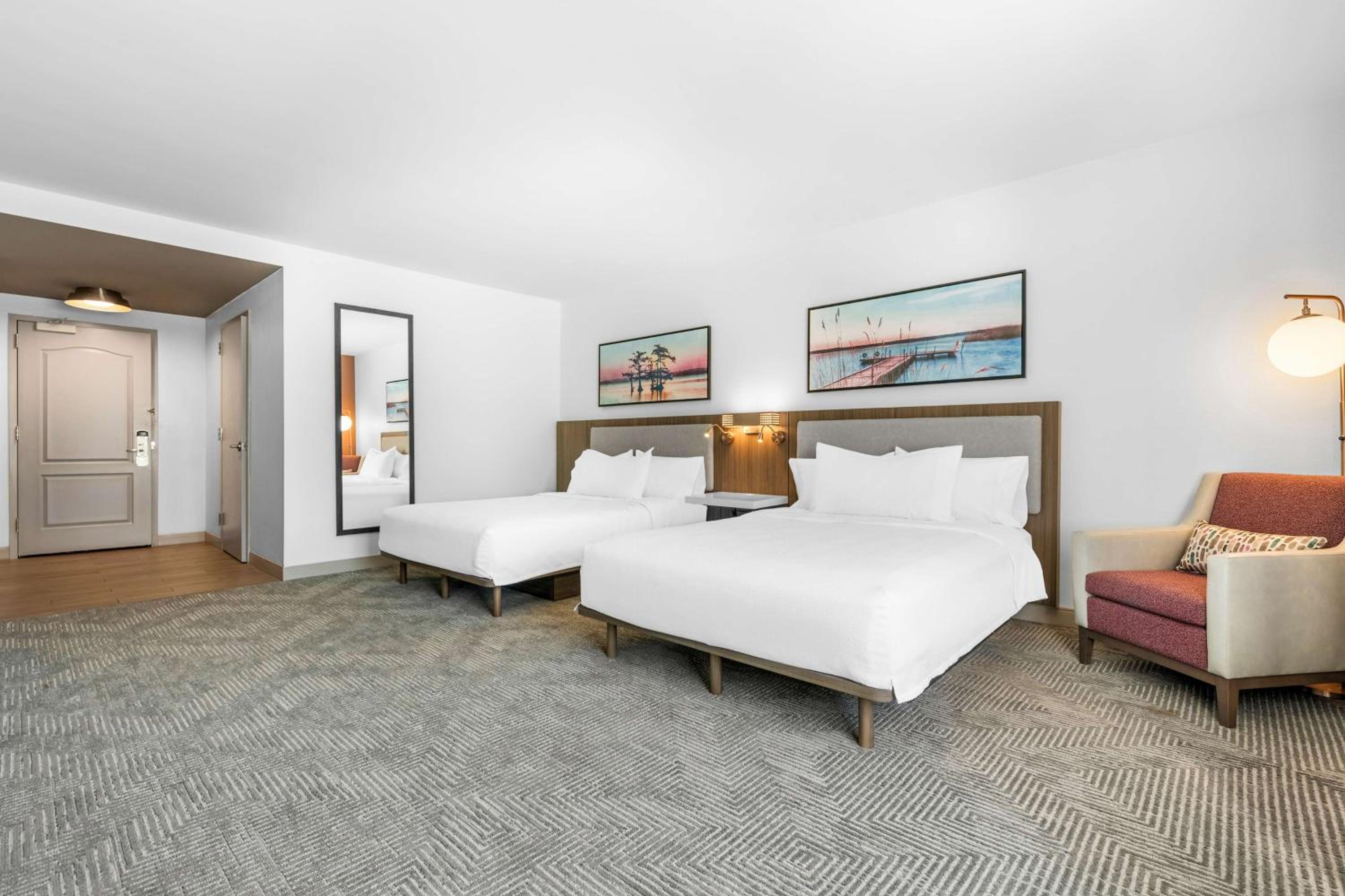 Queen Room with Two Queen Beds and Bath Tub - Disability Access