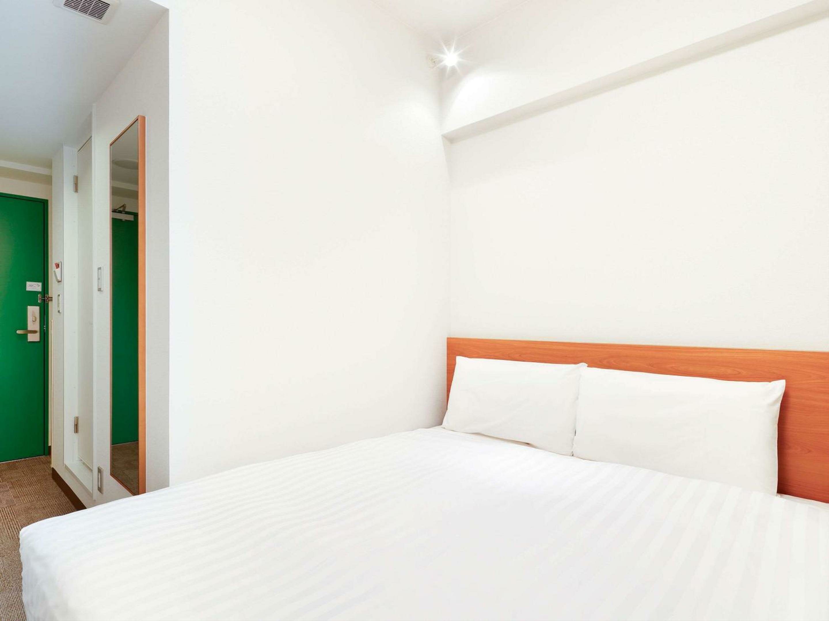 1 Double Bed - Non Smoking