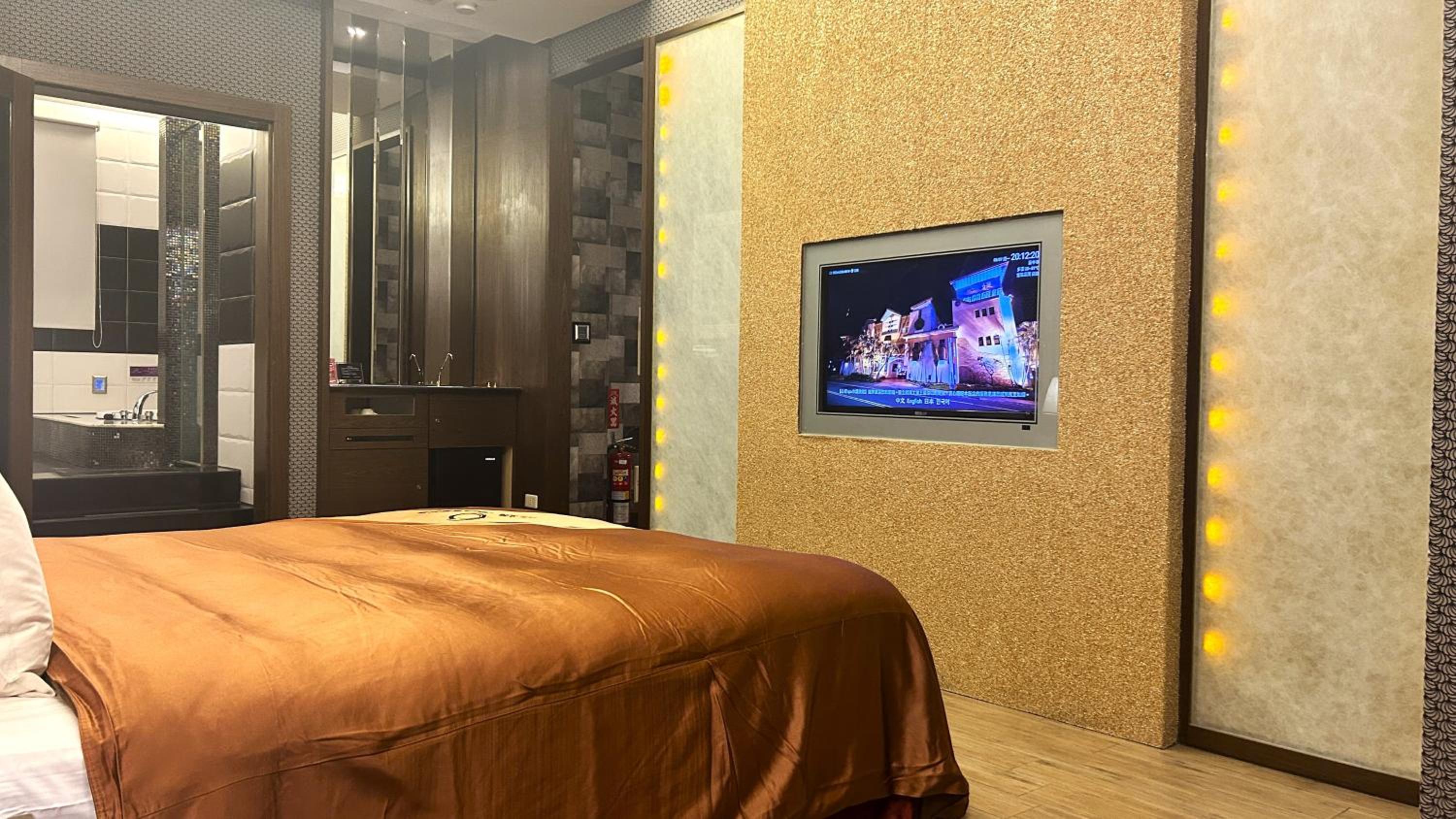 Standard Double Room (Check-in After 16:00)