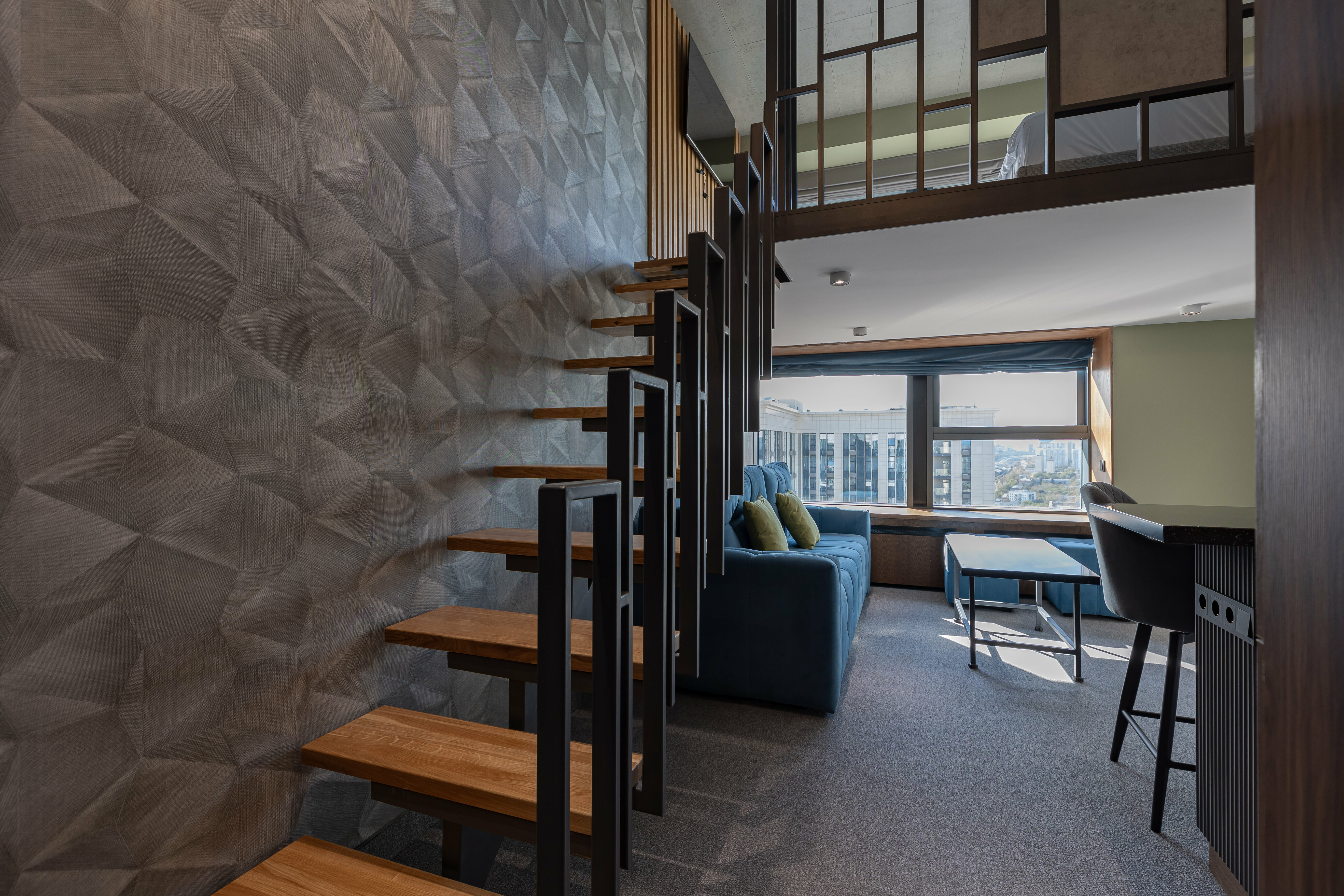 Двухуровневый четырёхместный апартамент  с панорамным видом на Мокву