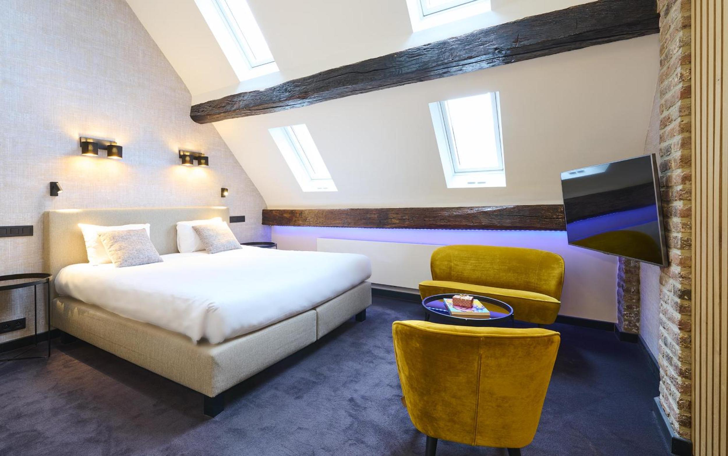 Deluxe Suite with Spa Bath