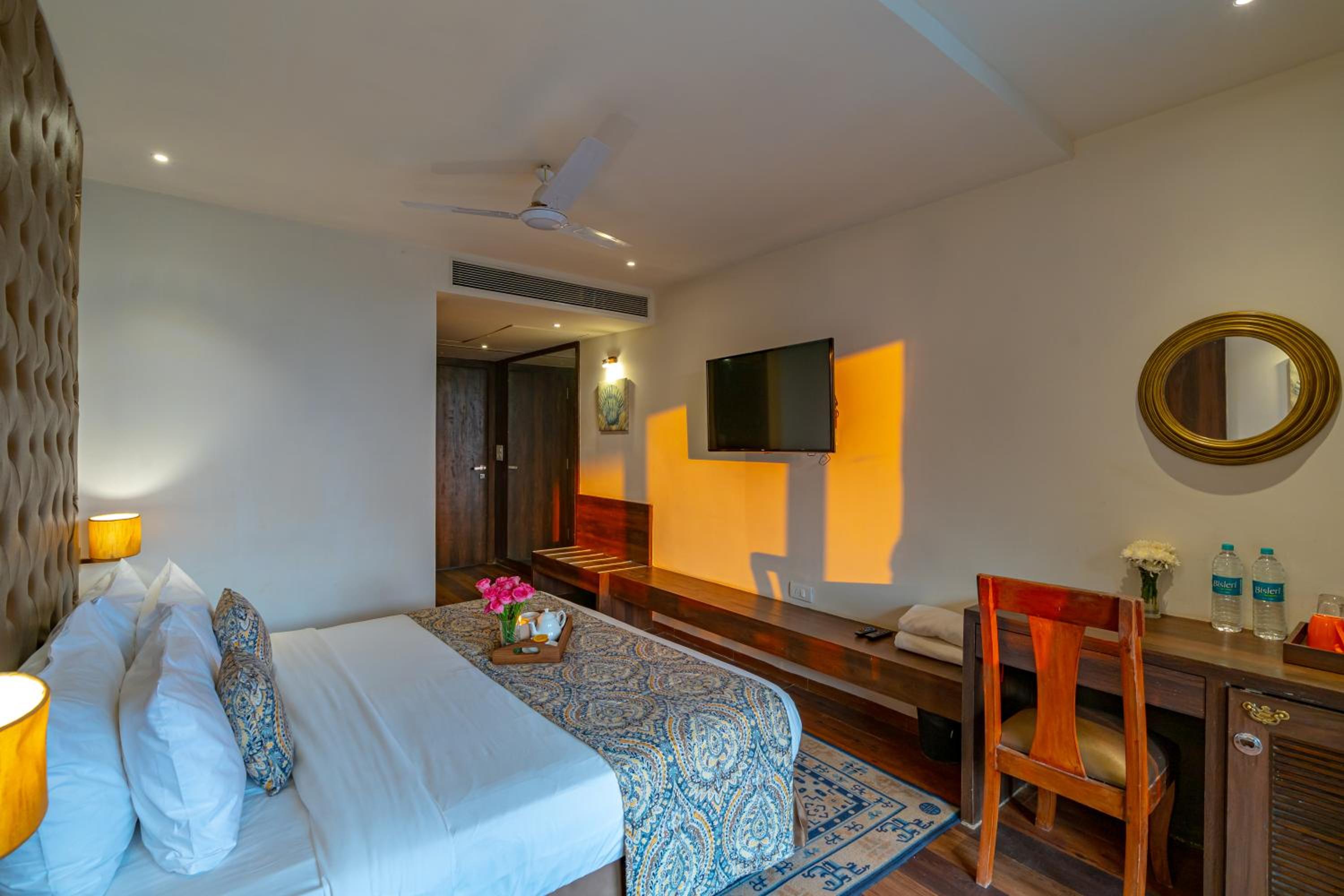 Super Deluxe Pool View Room with Balcony (with complimentary Kayaking and 20% off on Massage session)