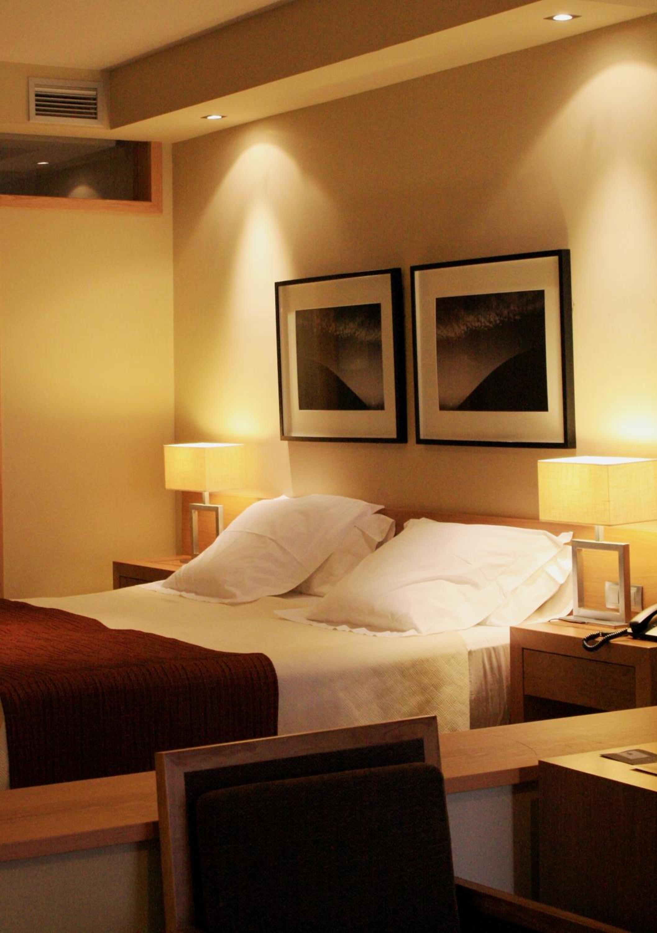 Twin Room (2 Adults + 1 Child)