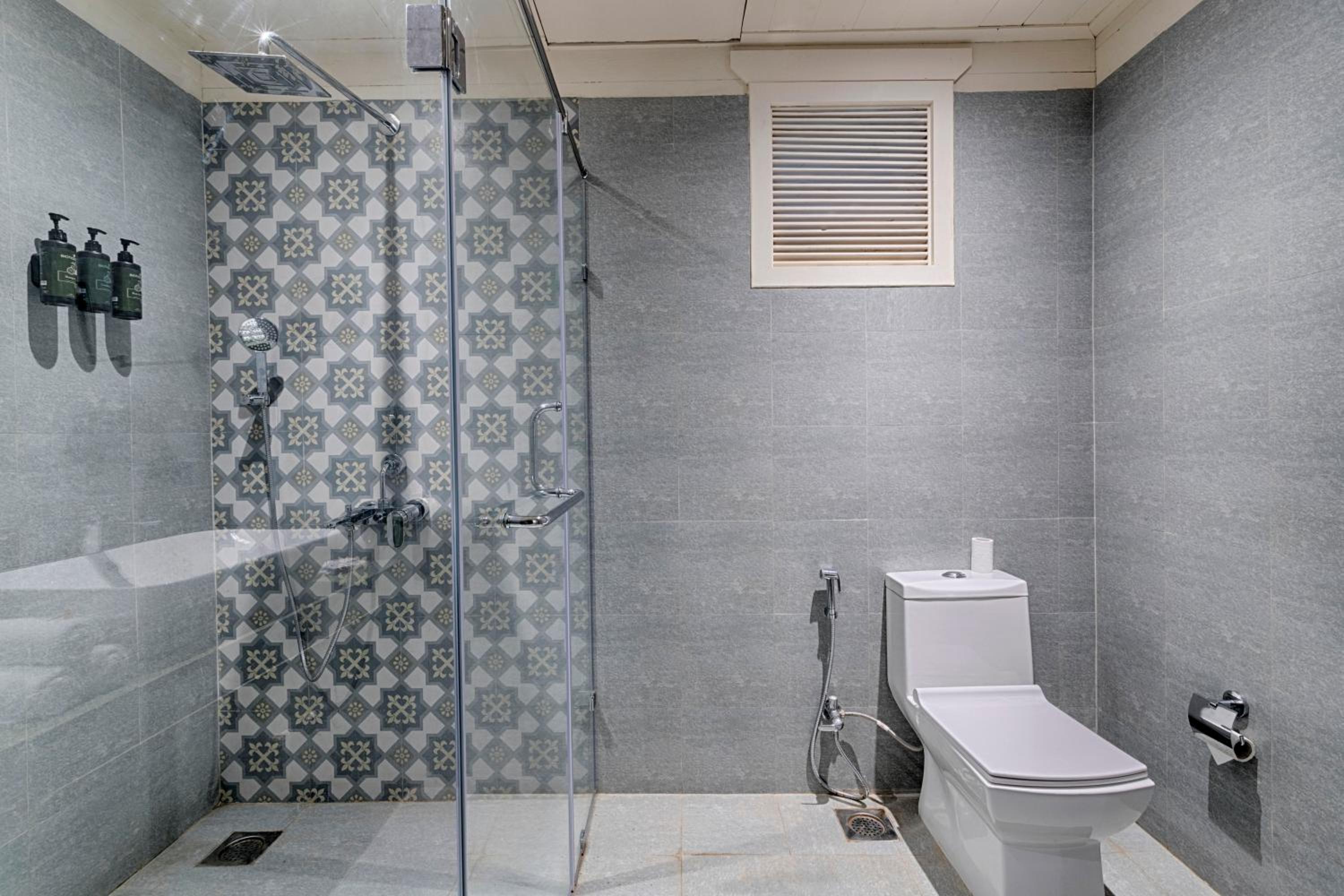 Premium River View Cottage with Balcony (with complimentary Kayaking and 20% off on Massage session)