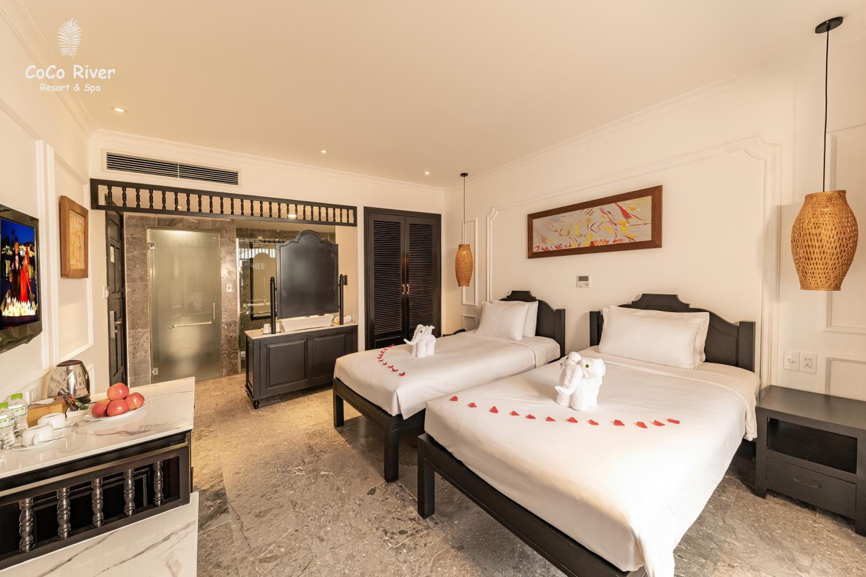 Deluxe Twin Room with Pool View