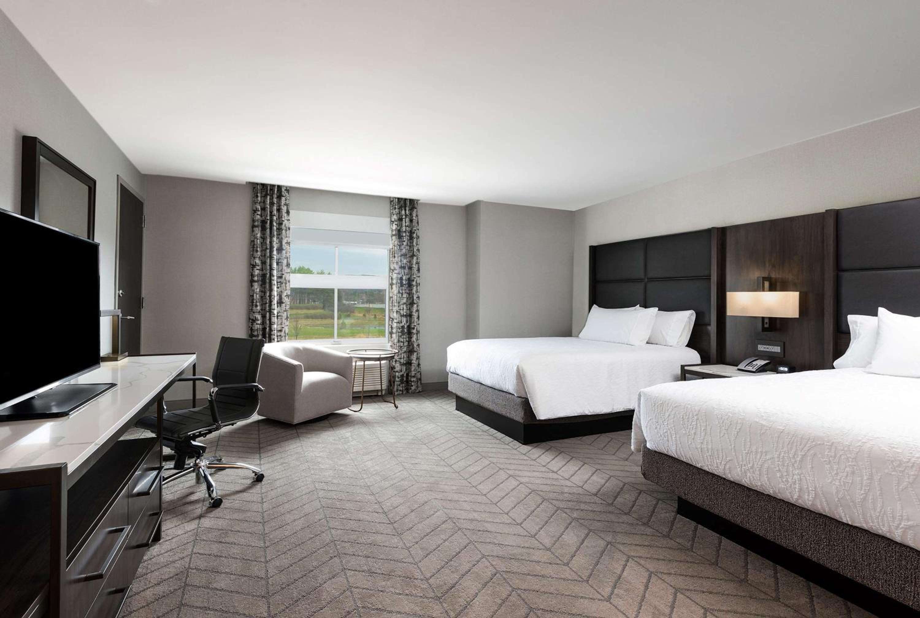 Queen Room with Two Queen Beds - Hearing Access