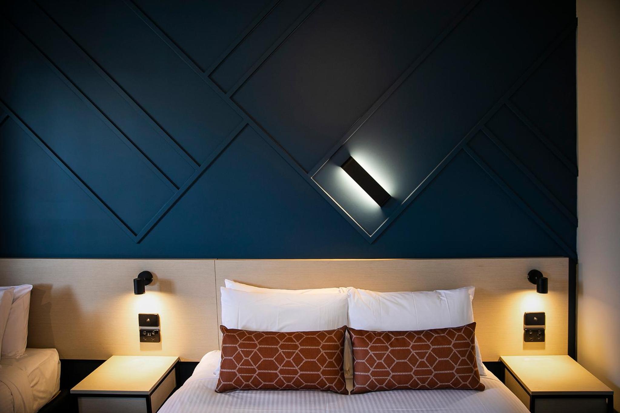 Queen & Single Studio