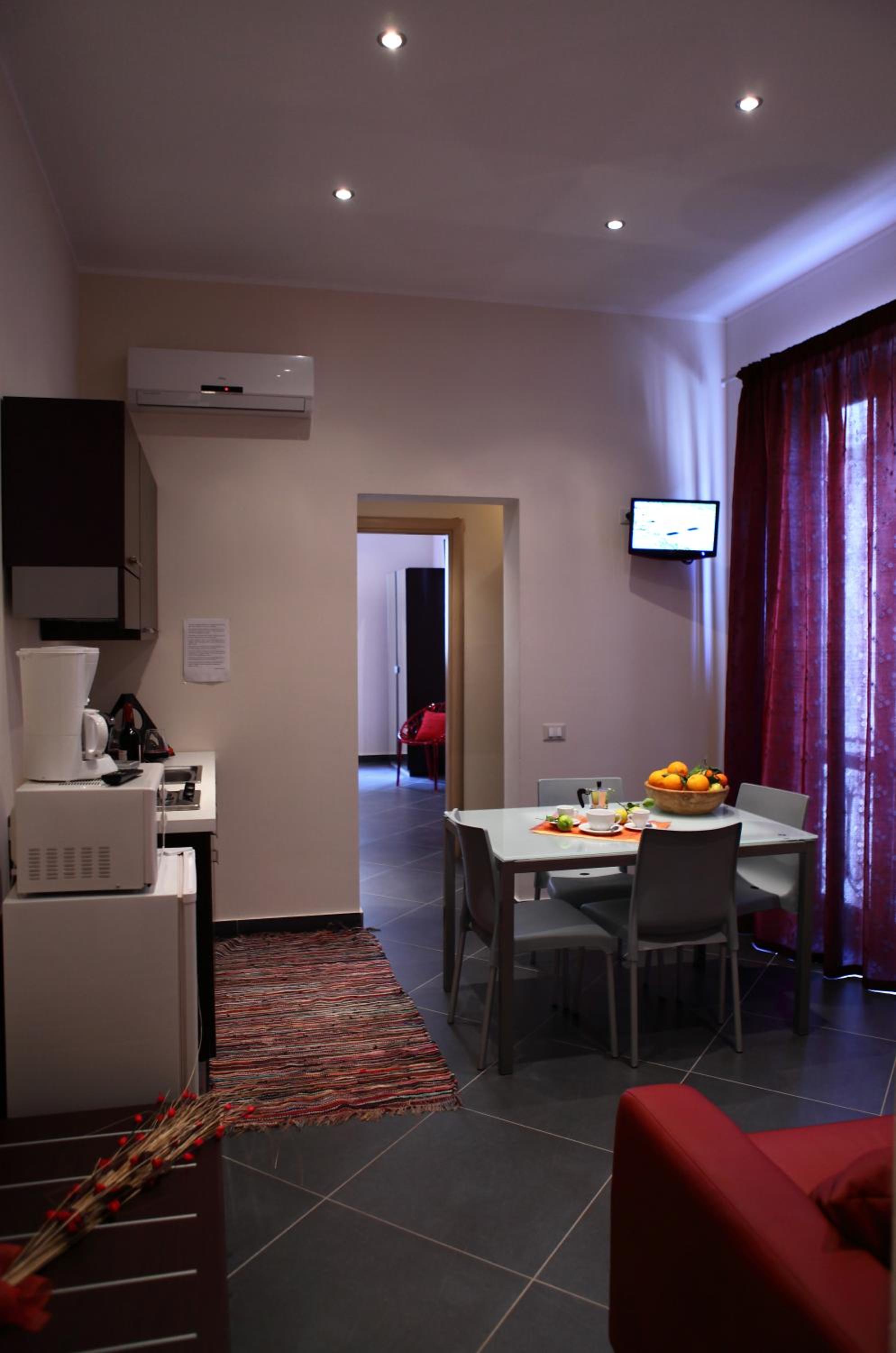 Suite with Side Sea View