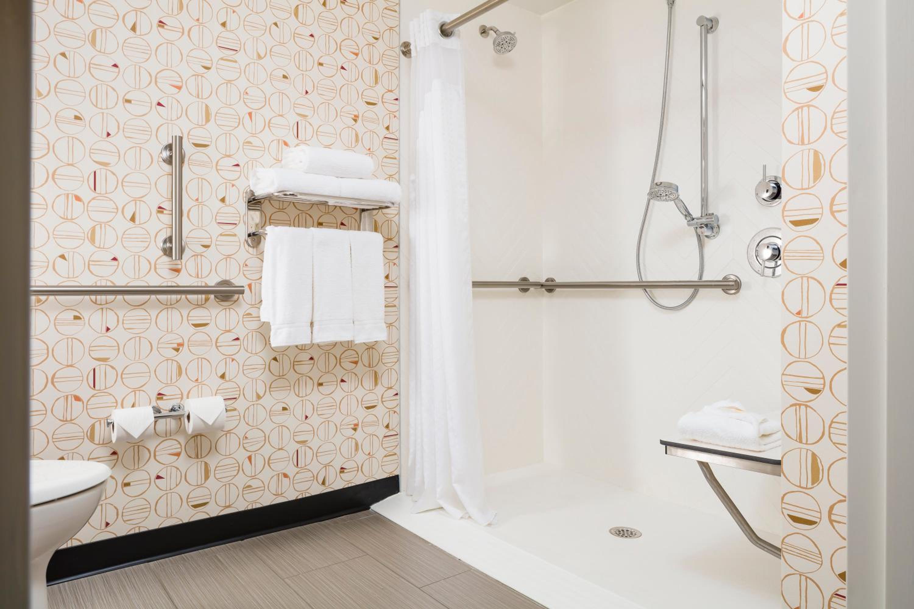 Double Room Hearing Accessible with Shower - Non-Smoking
