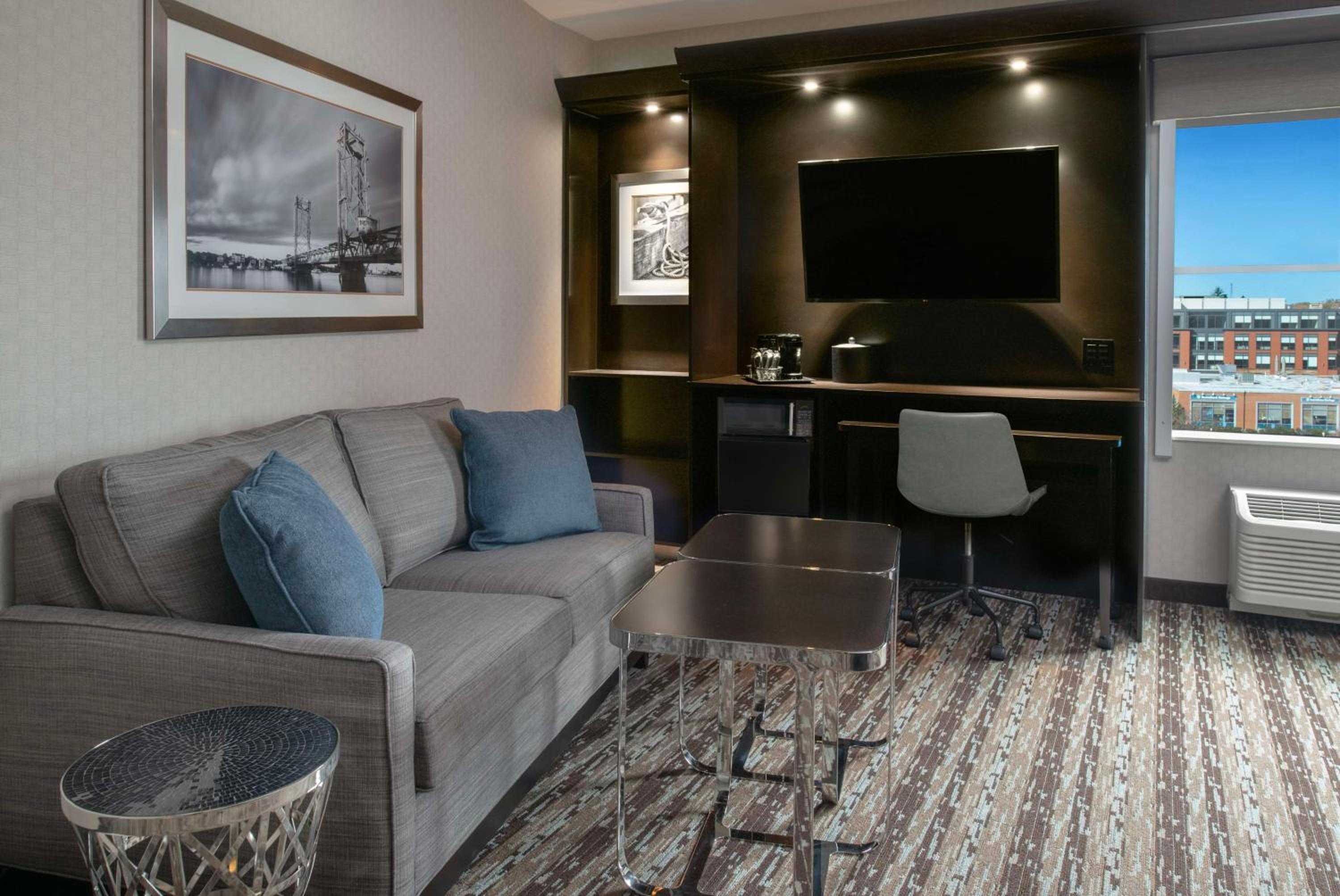 King Room with Sofa Bed - Non-Smoking