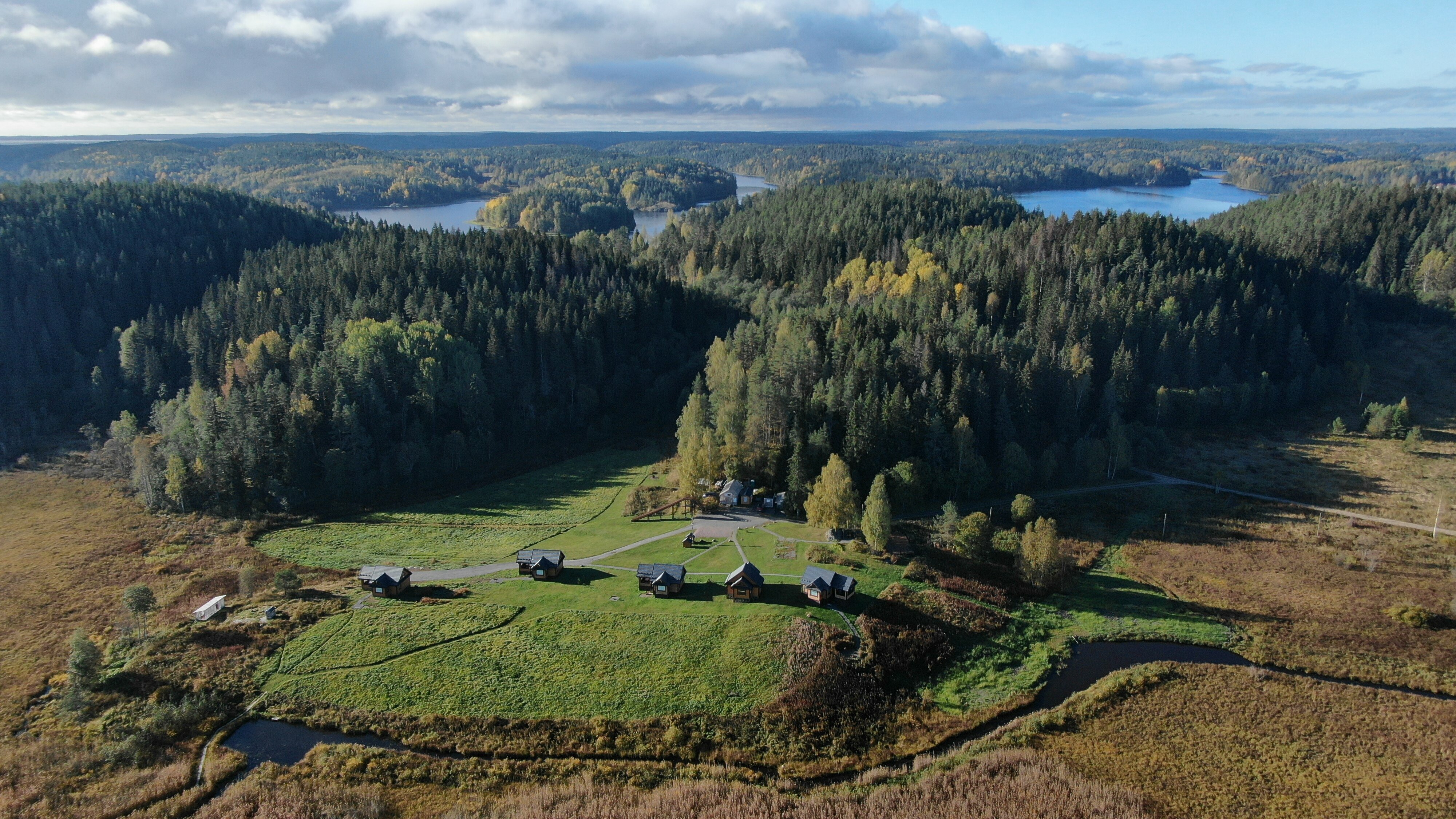 Дом с видом на озеро
