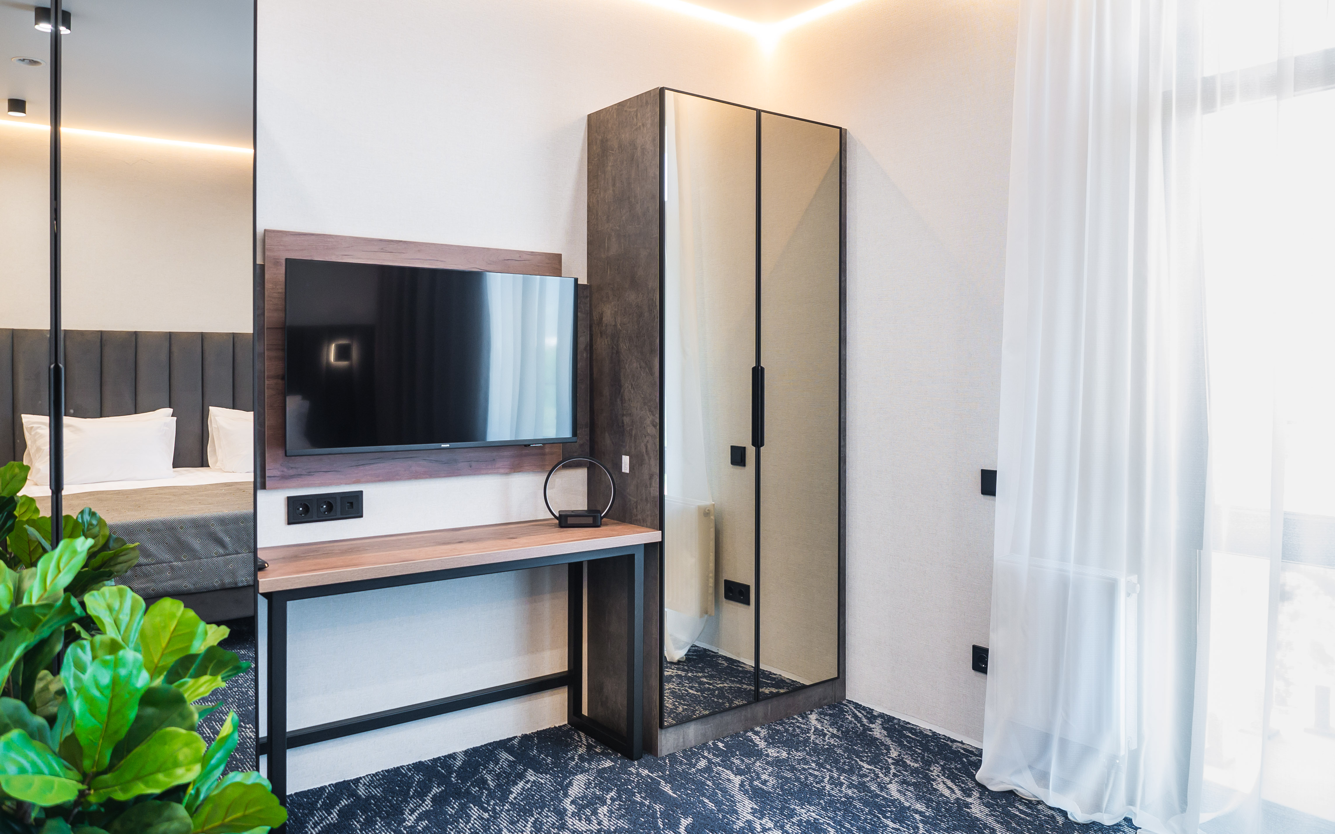 Люкс с кроватью размера «king-size» и балконом