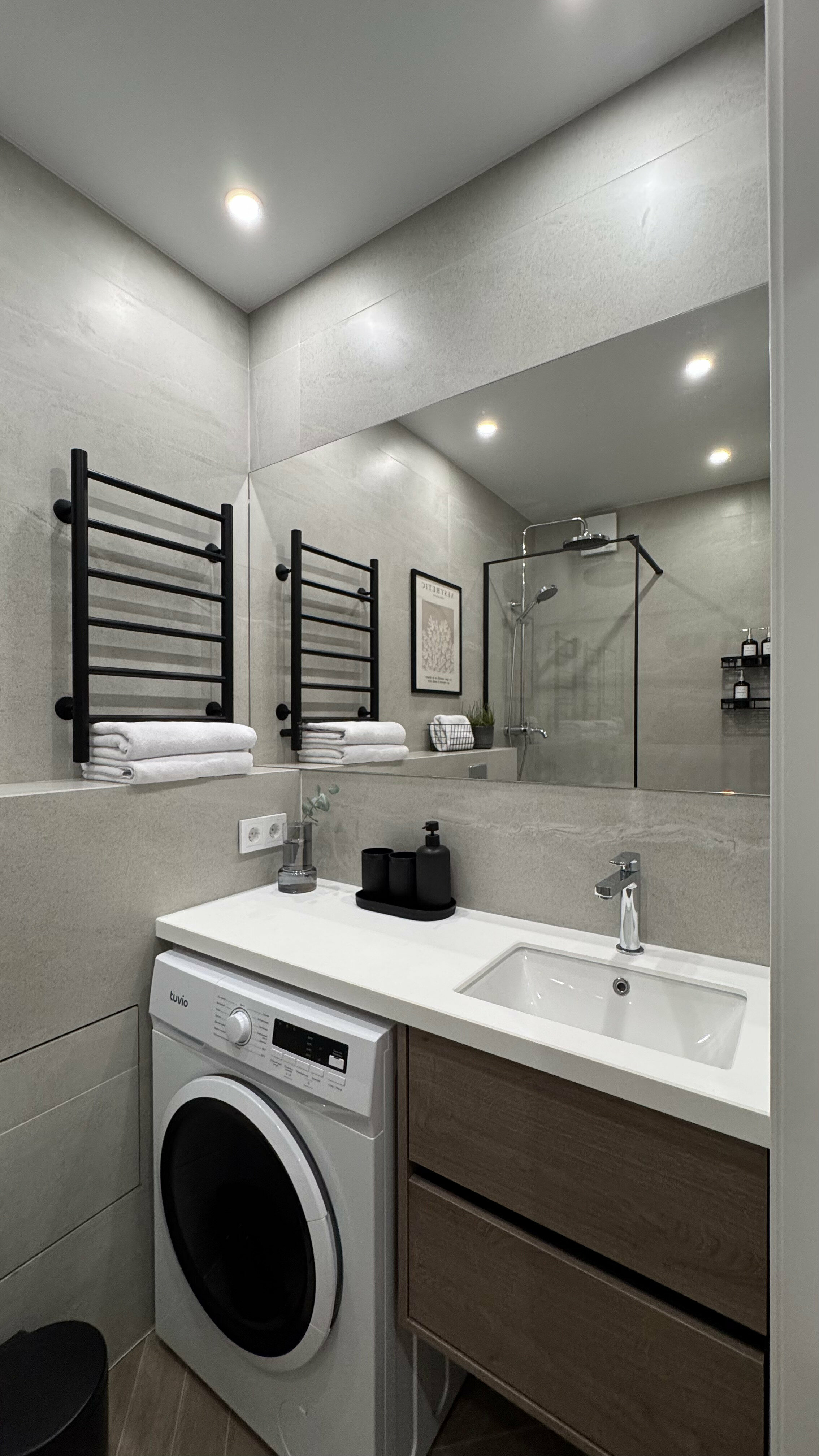 Avocado №325 | Студия с видом на лес