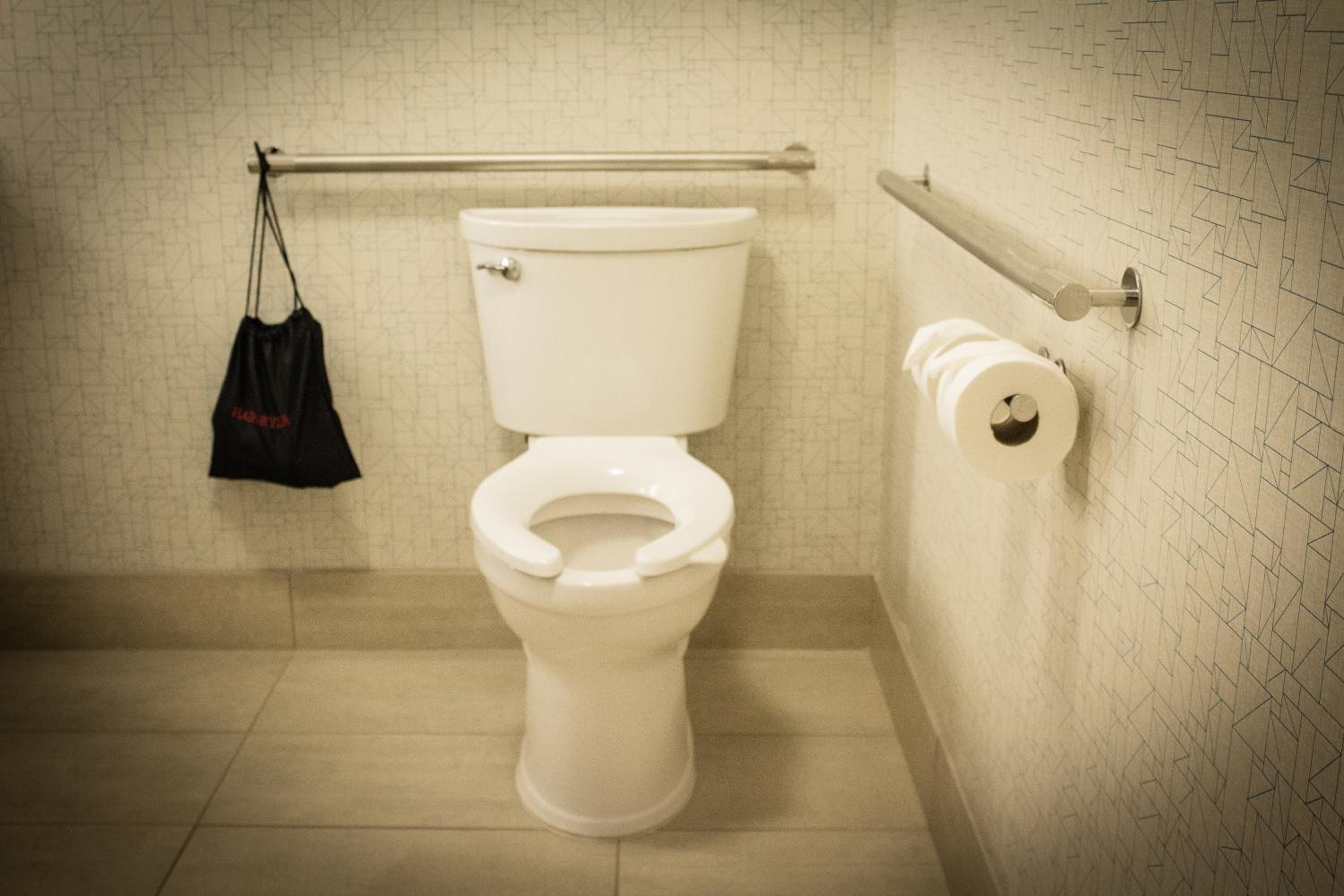 Standard Queen Room with Two Queen Beds - Communications Accessible