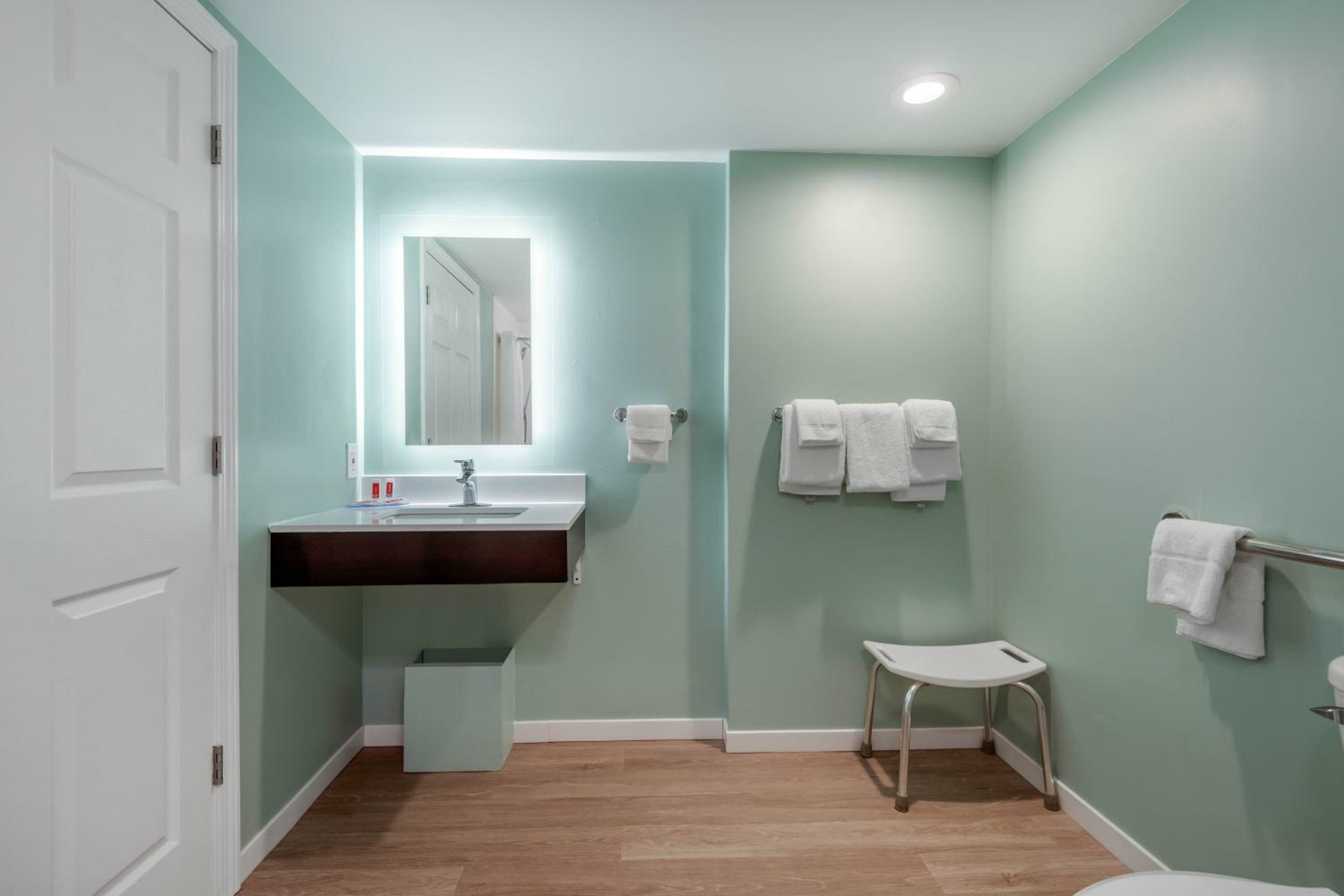 King Room - Accessible/Non-Smoking/Not Pet-Friendly