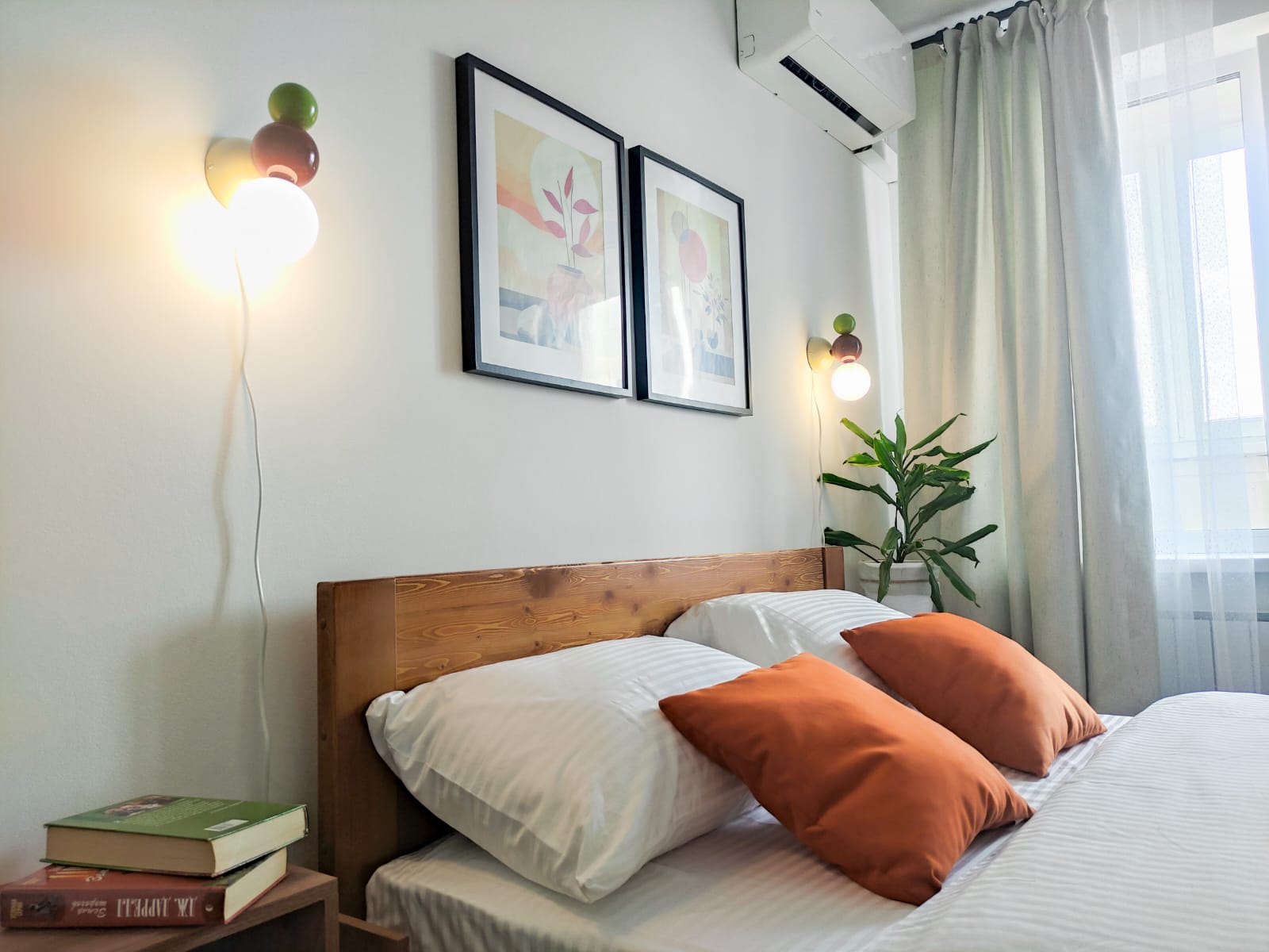 Классный Домик. 1-комнатная квартира с видом на город и облака