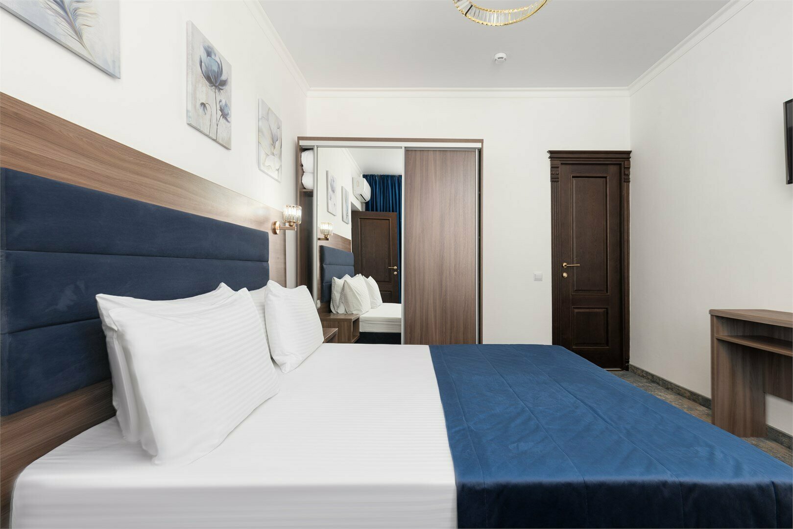 Family Room + Rhodes