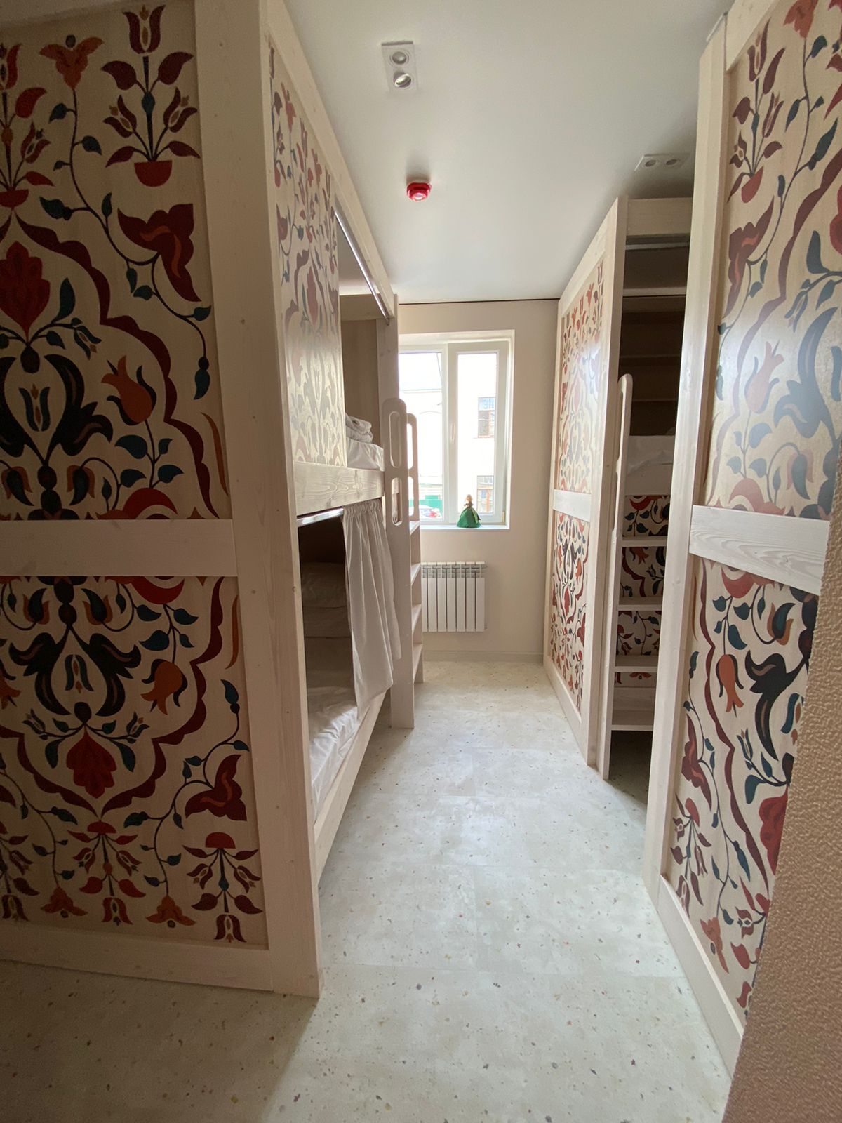 Общий 10-местный номер для мужчин и женщин