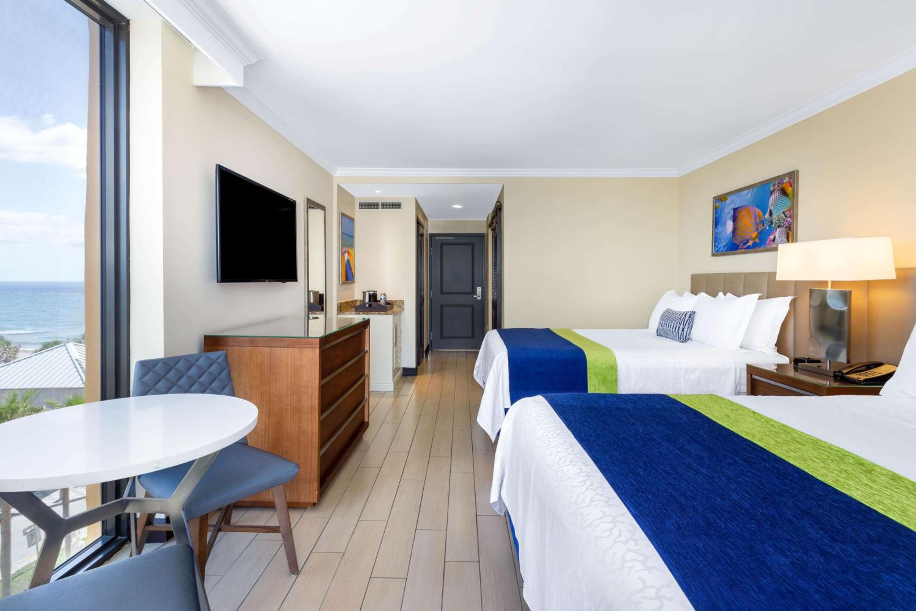 Deluxe Queen Room with Two Queen Beds - Ocean View 