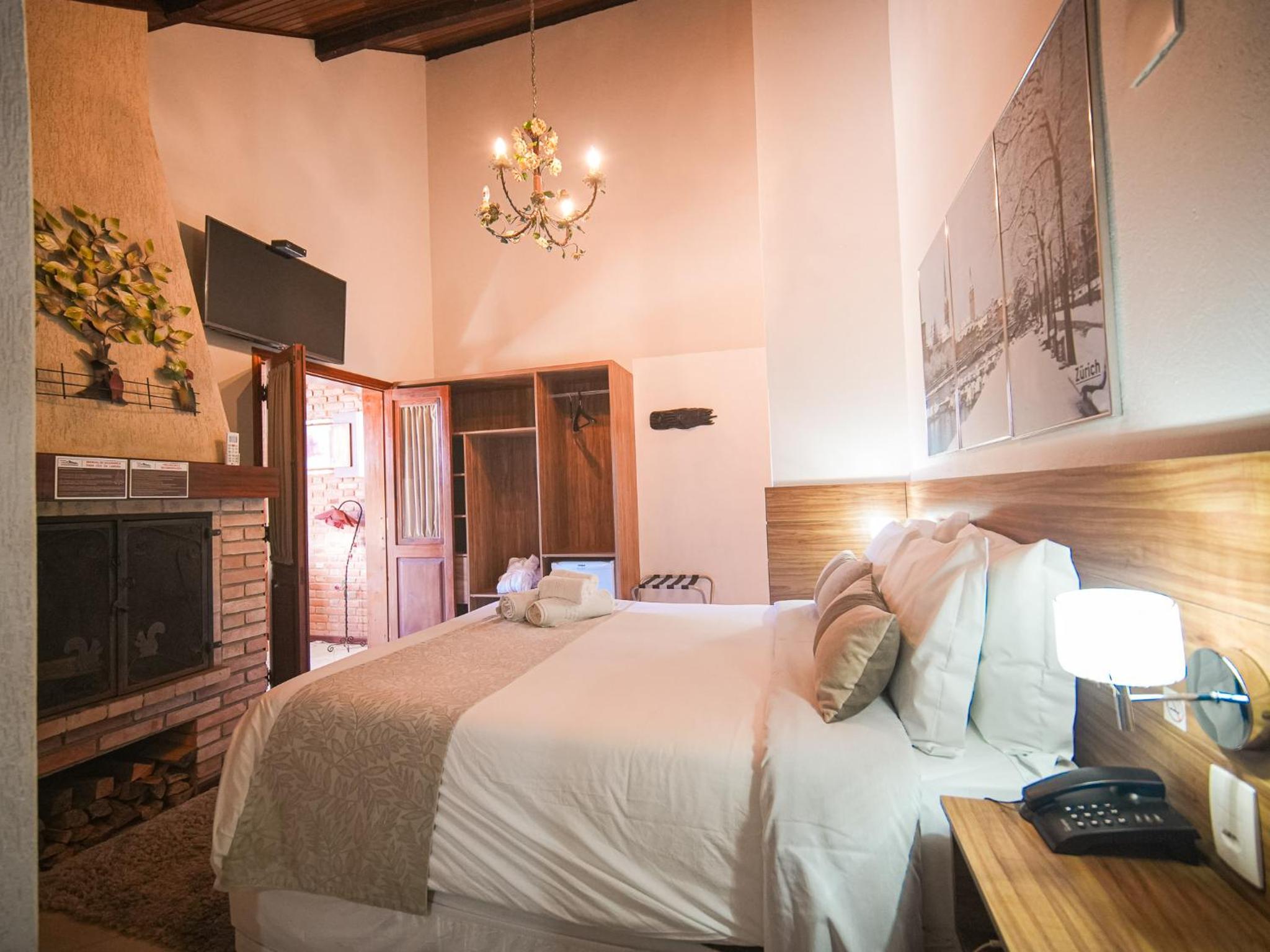 Master Bedroom with Hydro