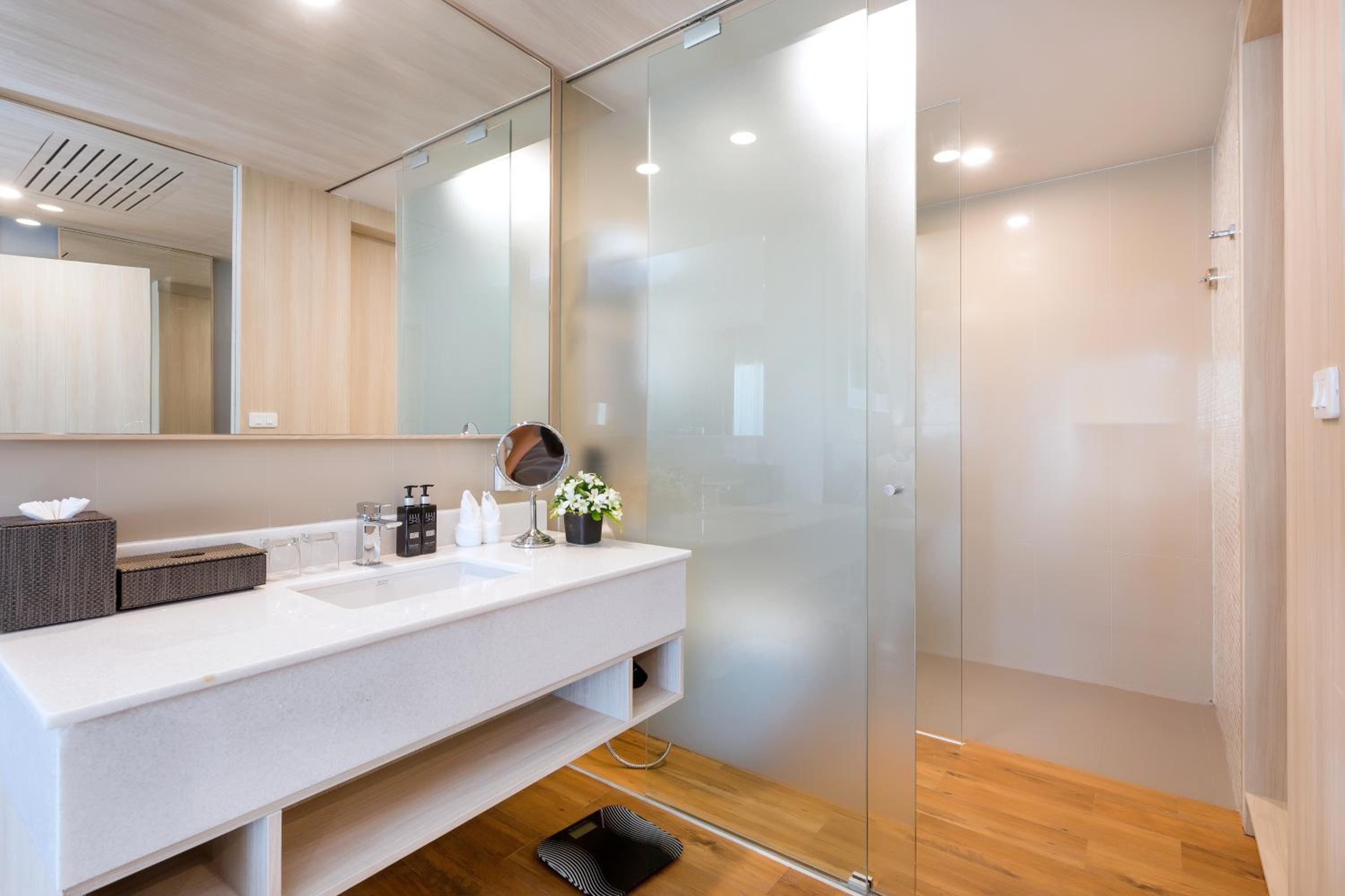 Deluxe Double or Twin Room with Pool View - Family Wing