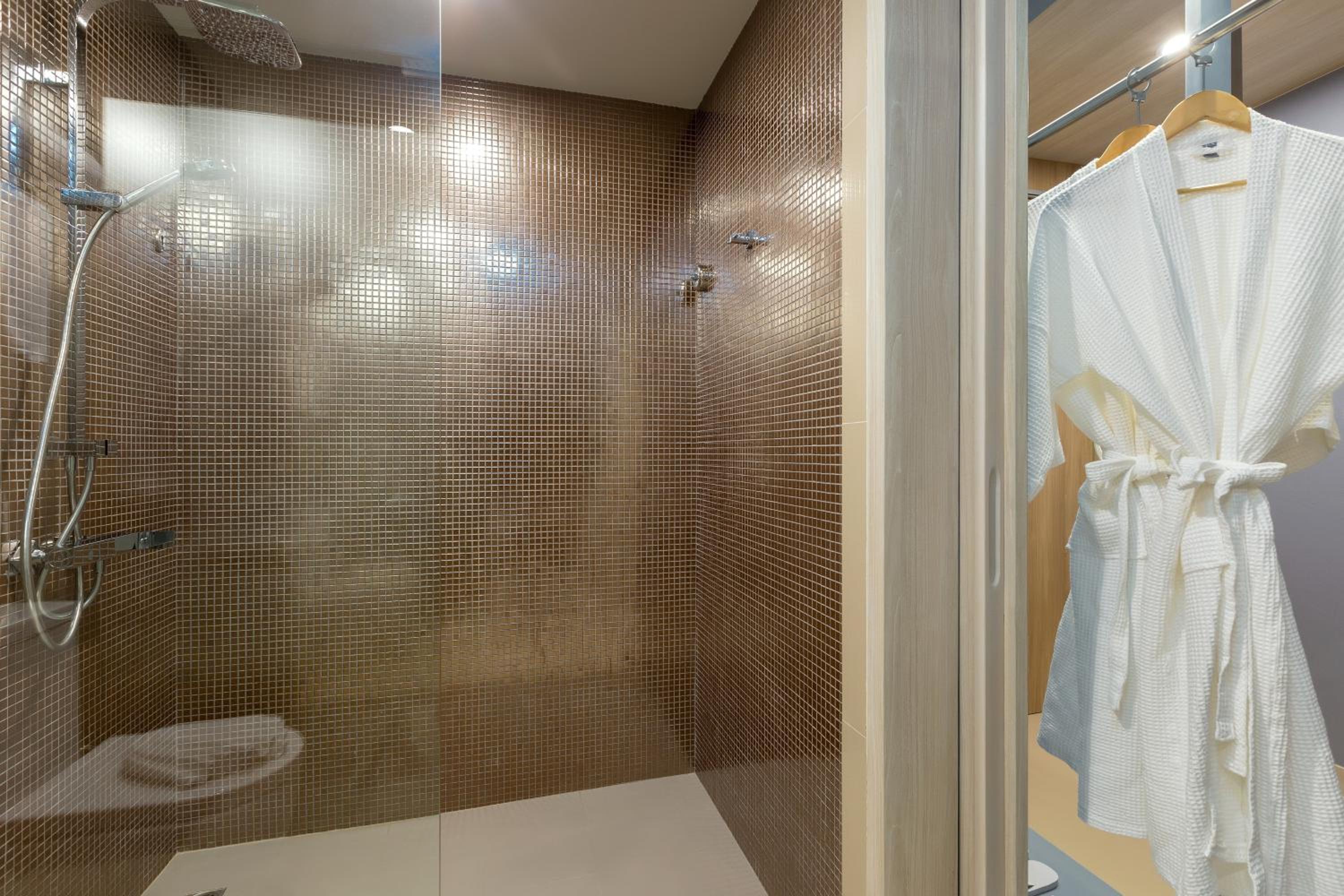 Deluxe Double or Twin Room - Family Wing