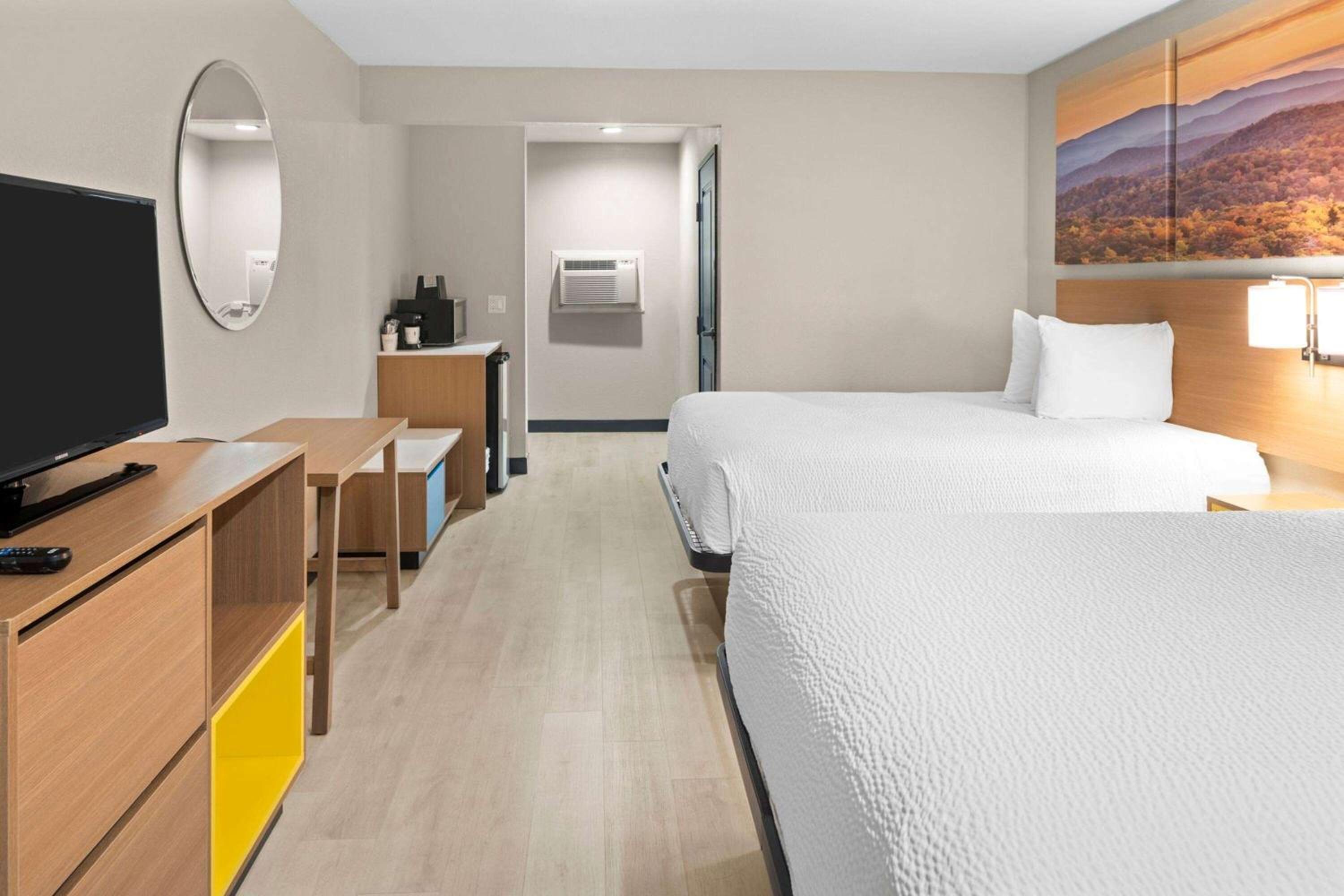 Queen Room with Two Queen Beds - Non-Smoking