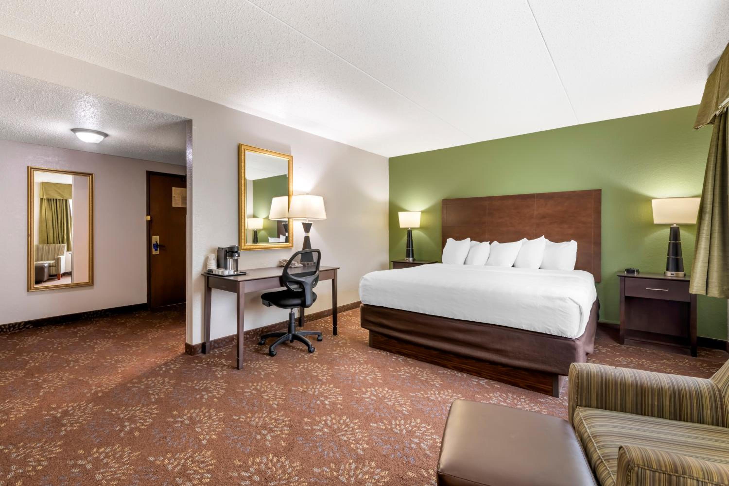 Deluxe King Room