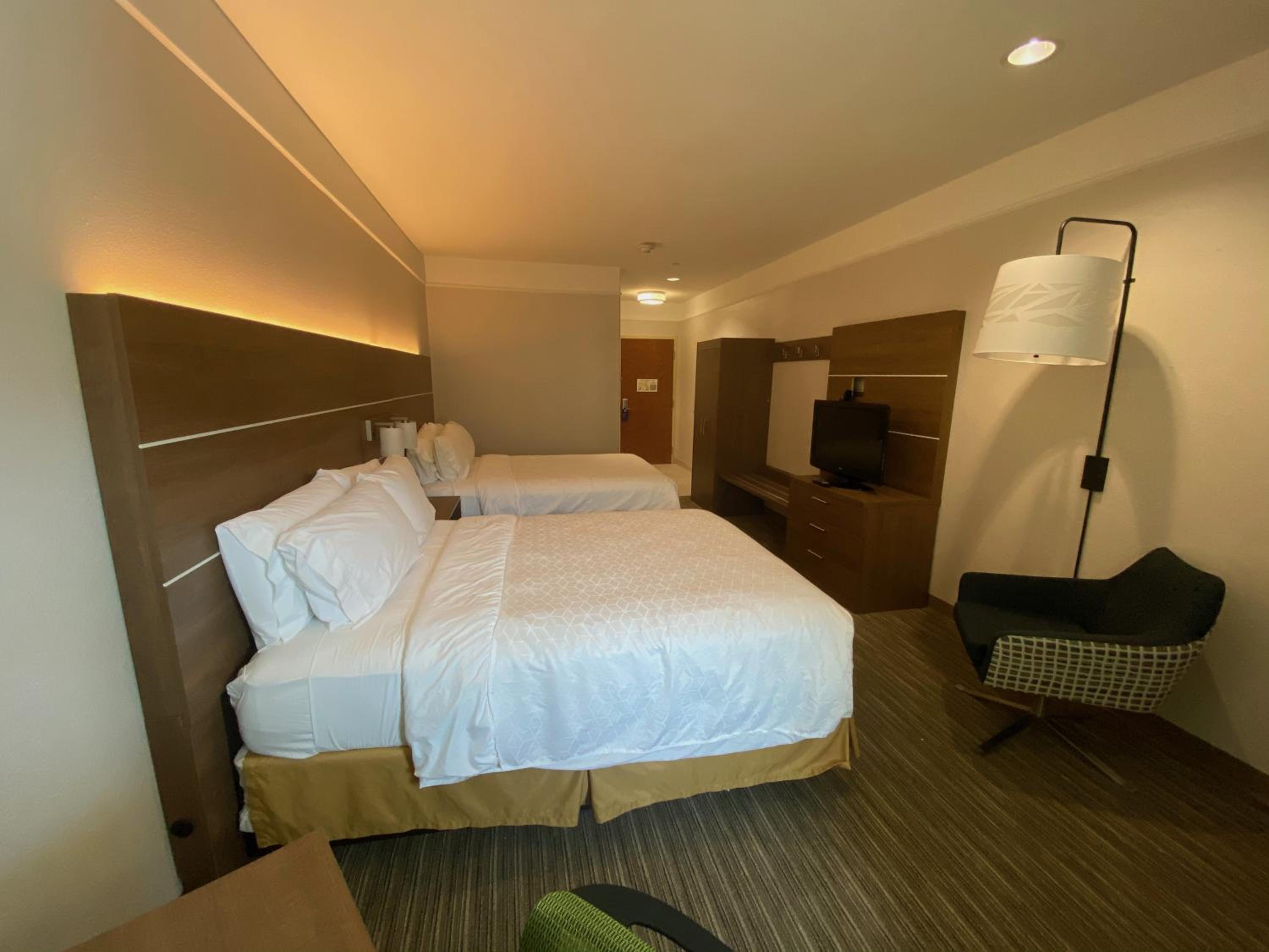 Standard Queen Room with Two Queen Beds