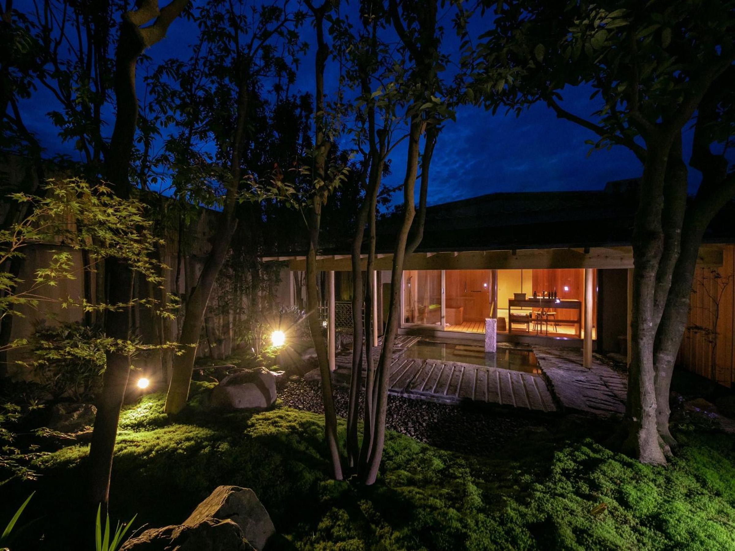 Japanese-Style Standard House Annex with Open Air Bath